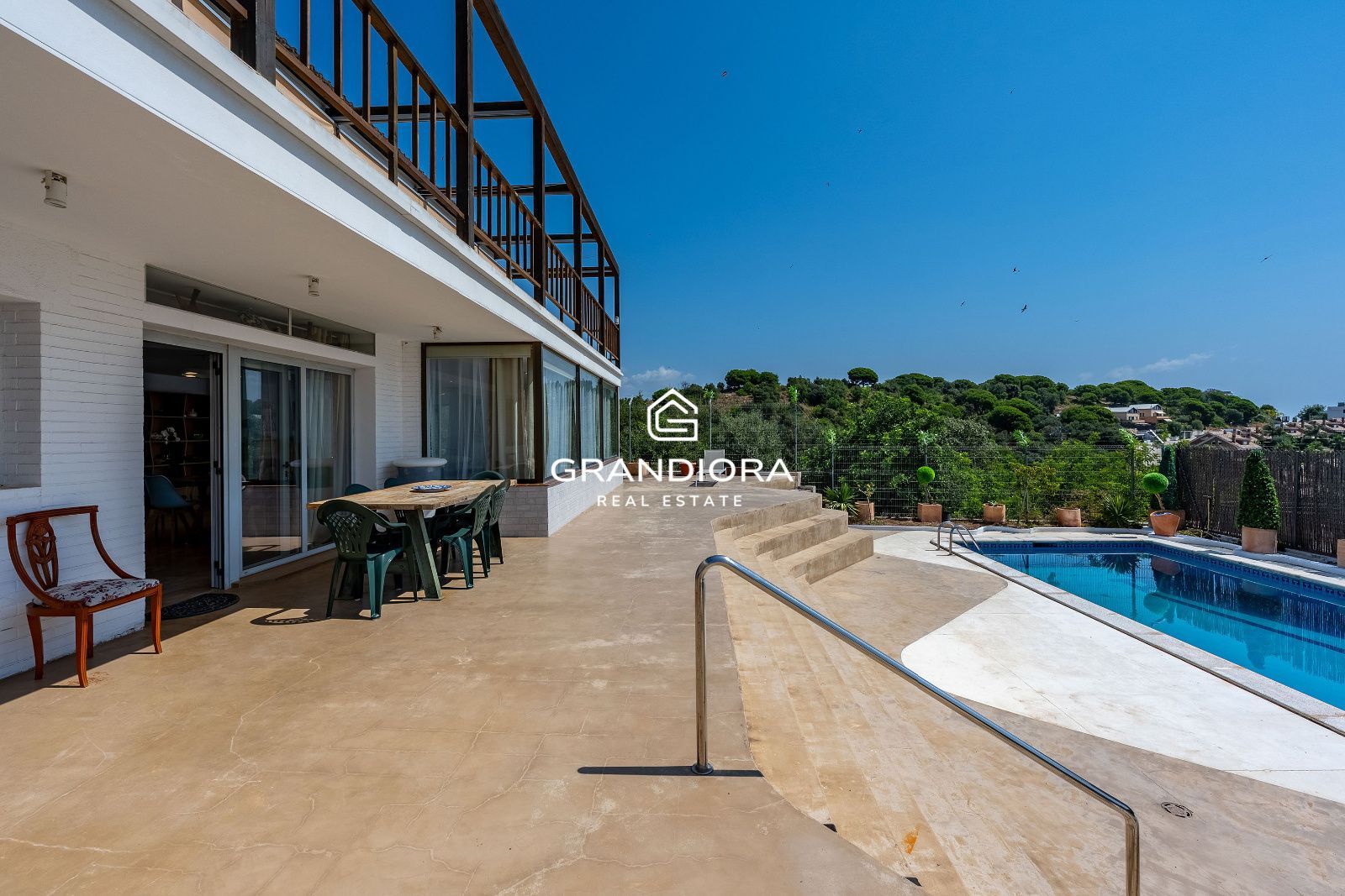 Exclusiva villa con piscina y vistas panorámicas al mar - Imagen 5