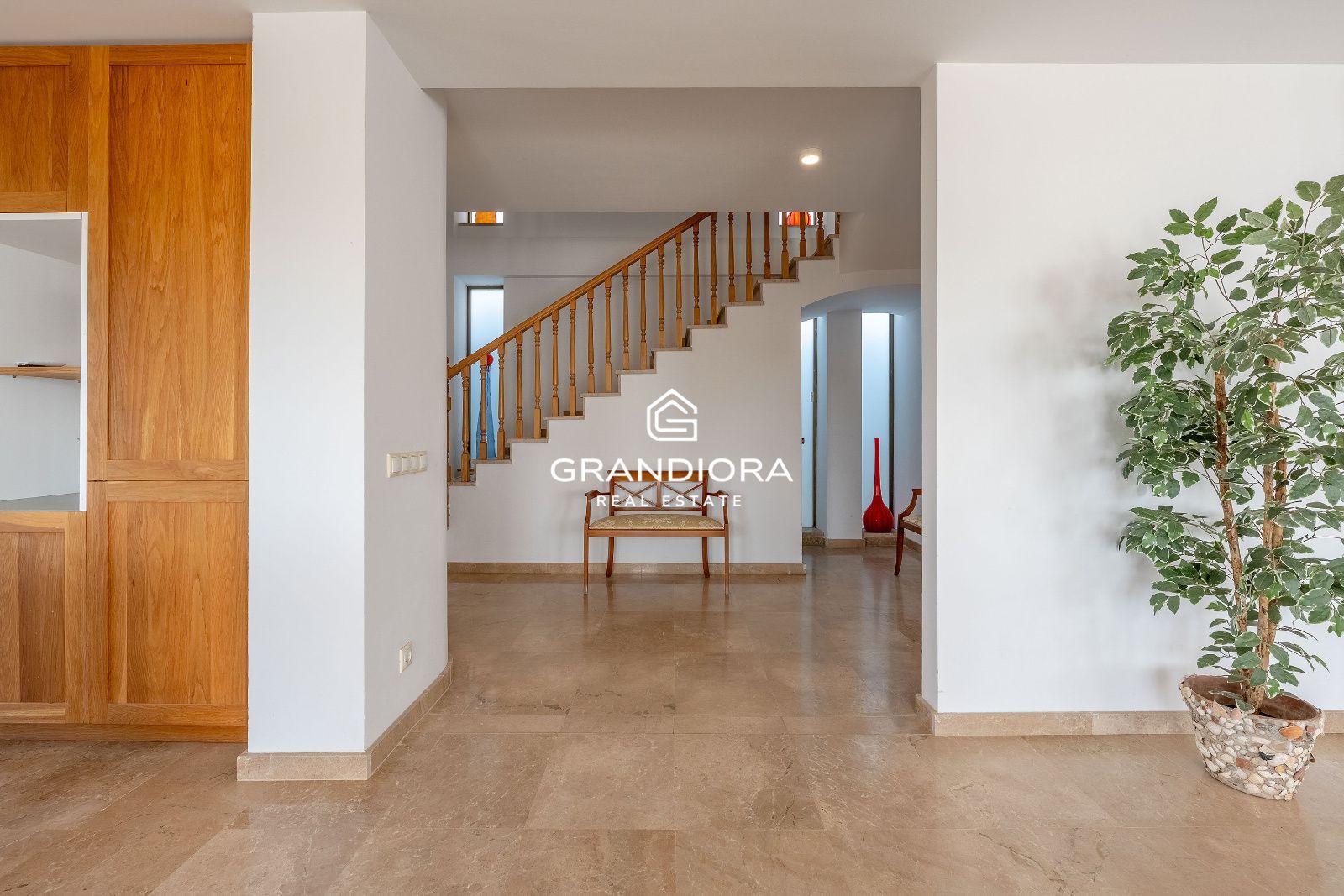 Exclusiva villa con piscina y vistas panorámicas al mar - Imagen 16