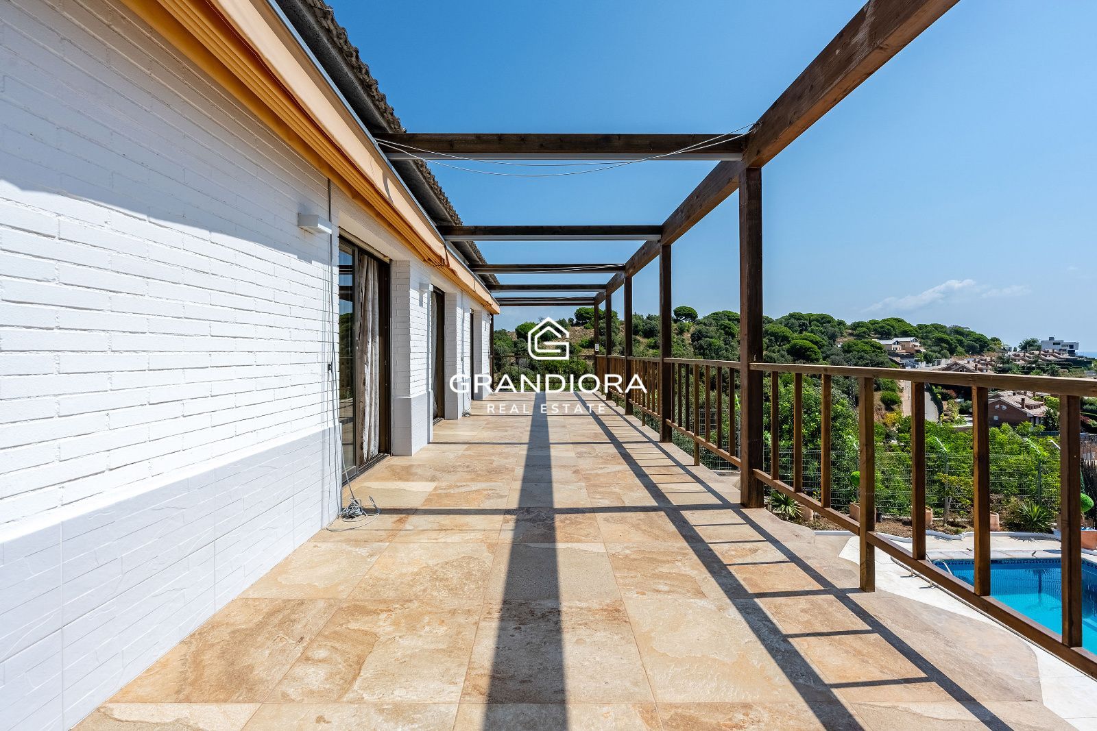 Exclusiva villa con piscina y vistas panorámicas al mar - Imagen 42