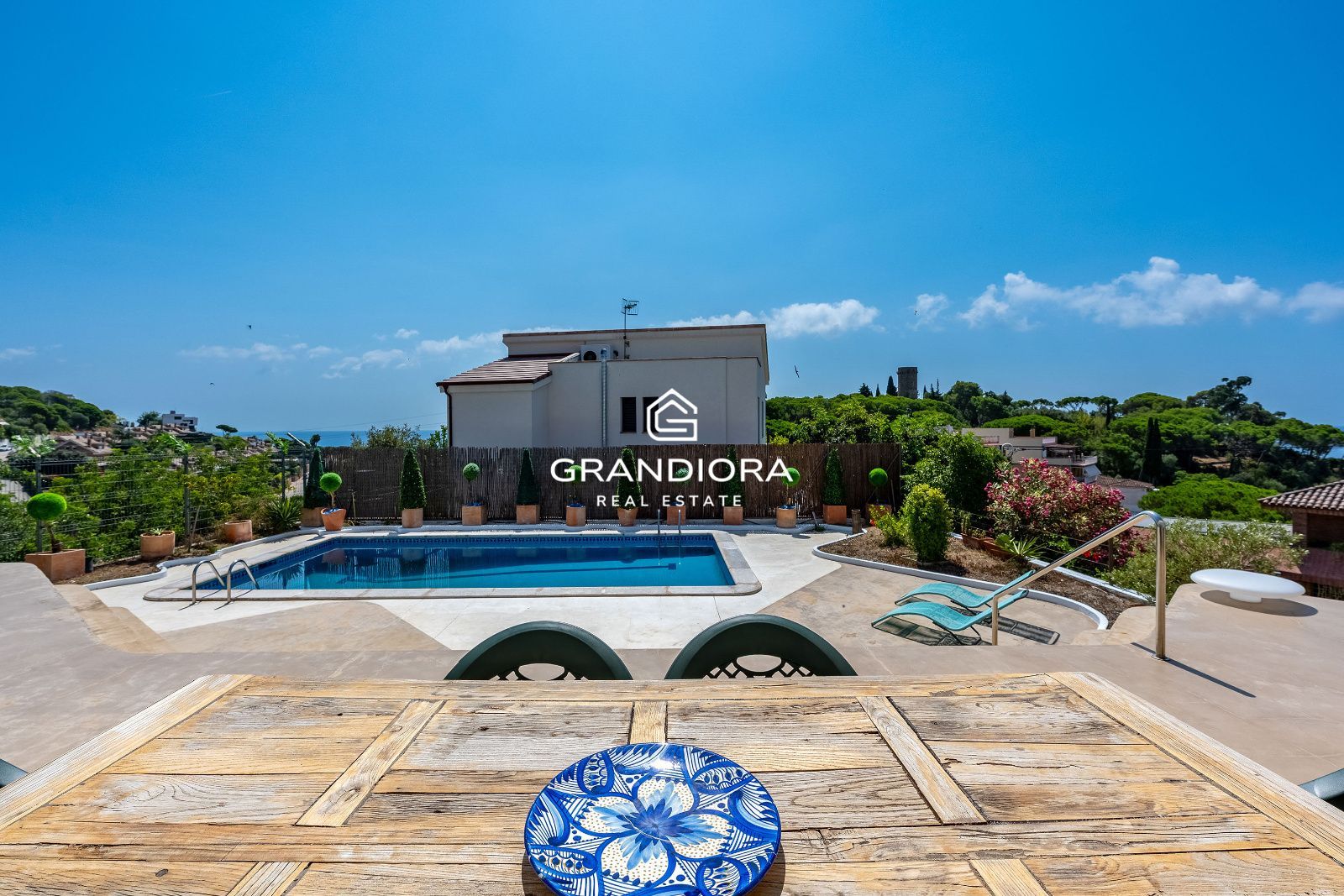 Exclusiva villa con piscina y vistas panorámicas al mar - Imagen 47