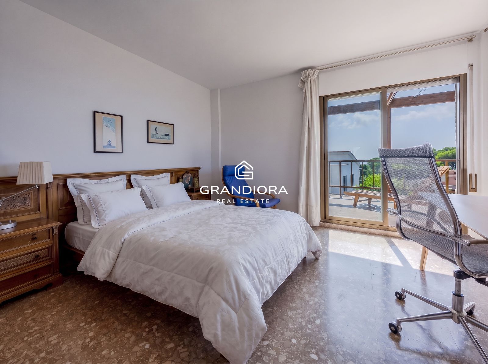 Exclusiva villa con piscina y vistas panorámicas al mar - Imagen 36