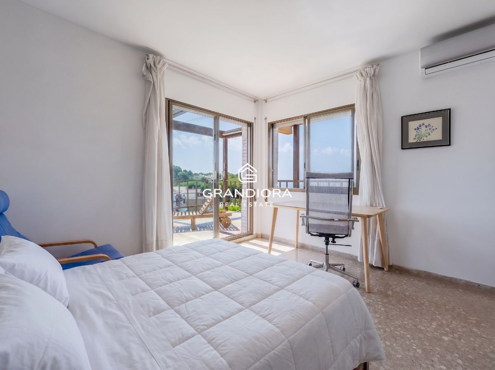 Exclusiva villa con piscina y vistas panorámicas al mar - Imagen 37
