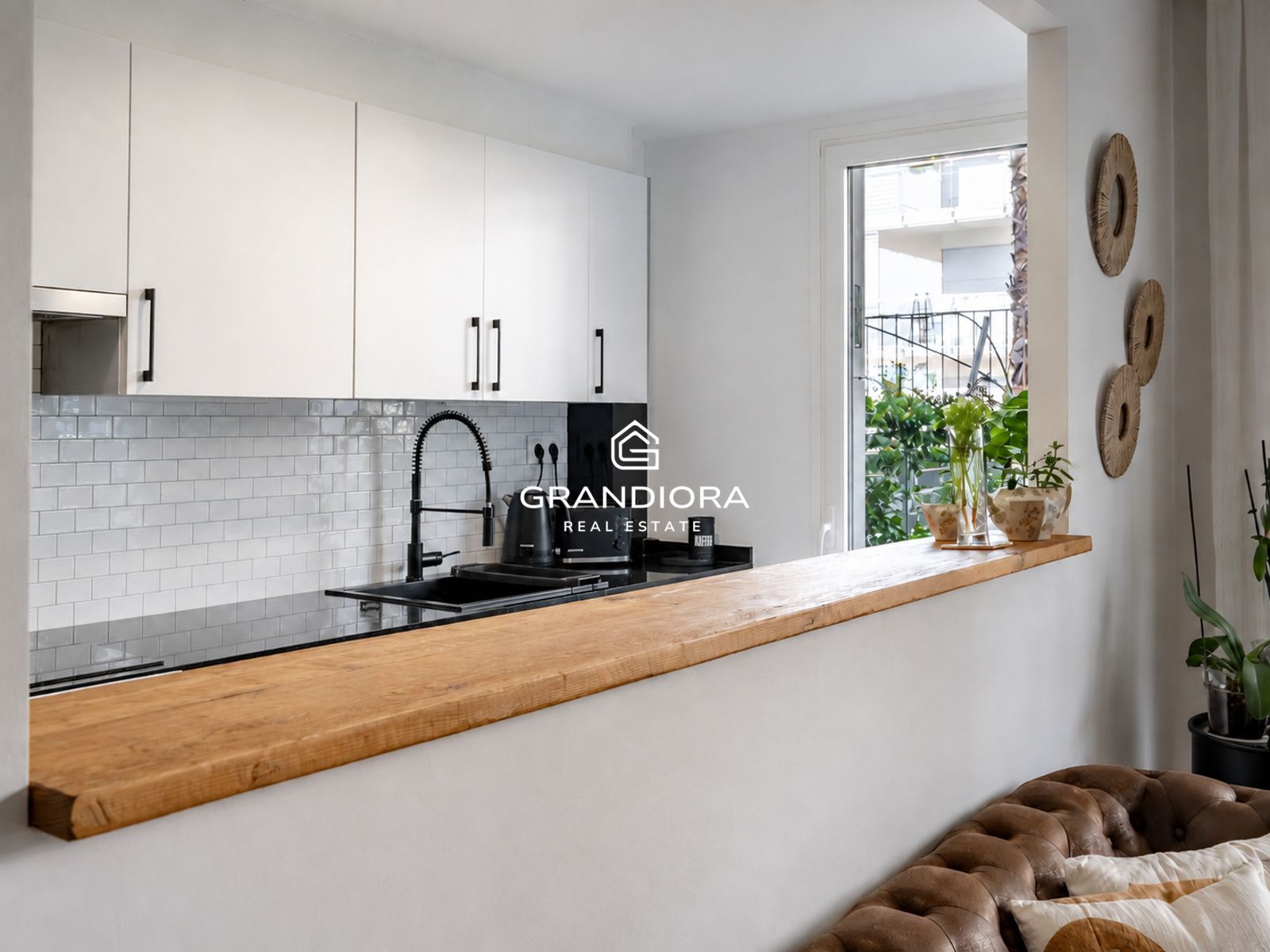 Exclusiva planta baja en frente de la playa con gran terraza privada y piscina comunitaria - Imagen 22