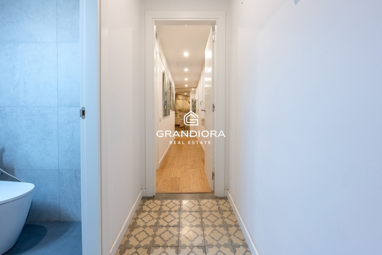 Apartamento histórico de 4 habitaciones con restos de la muralla romana en el Gòtic - Imagen 15