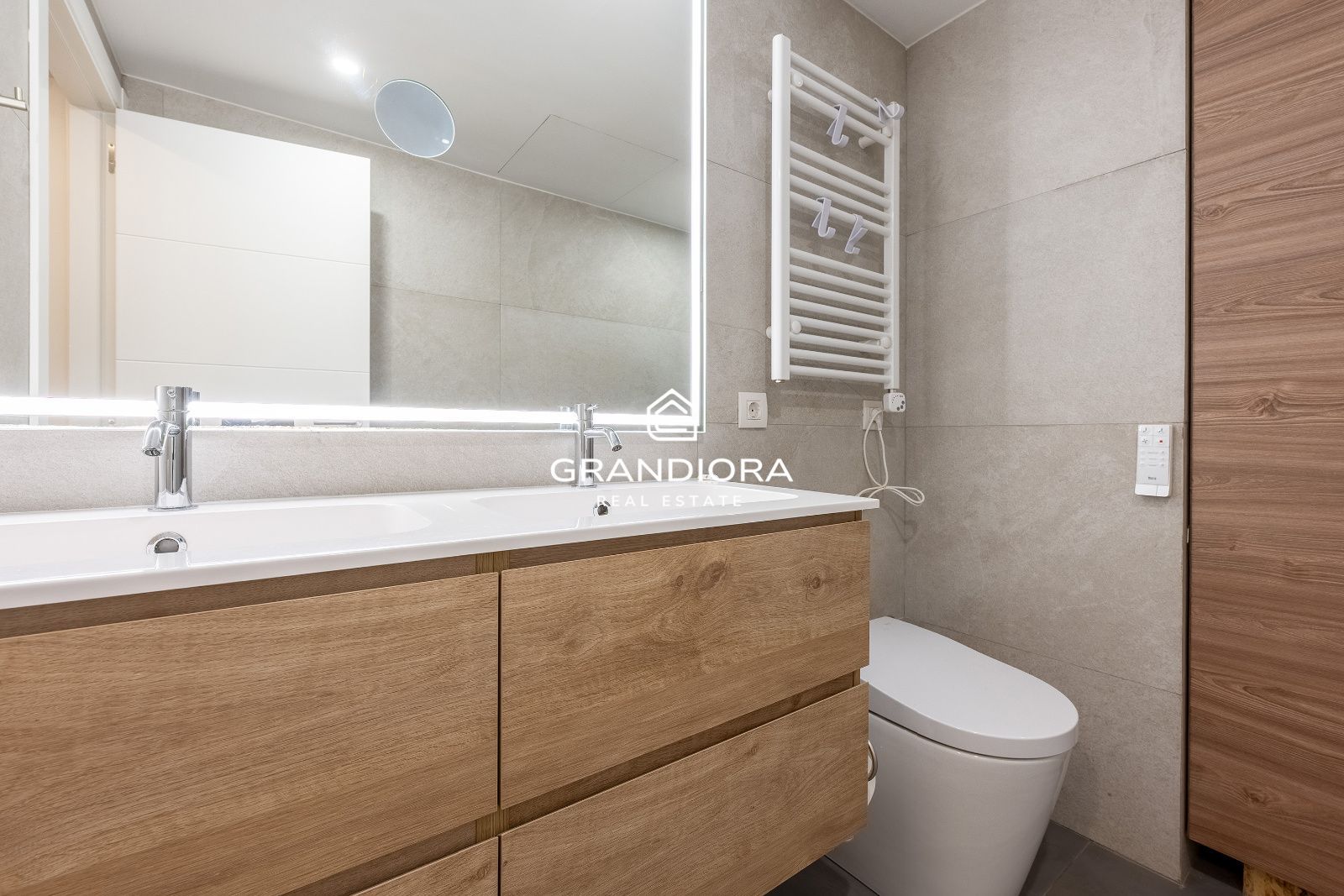 Apartamento histórico de 4 habitaciones con restos de la muralla romana en el Gòtic - Imagen 21