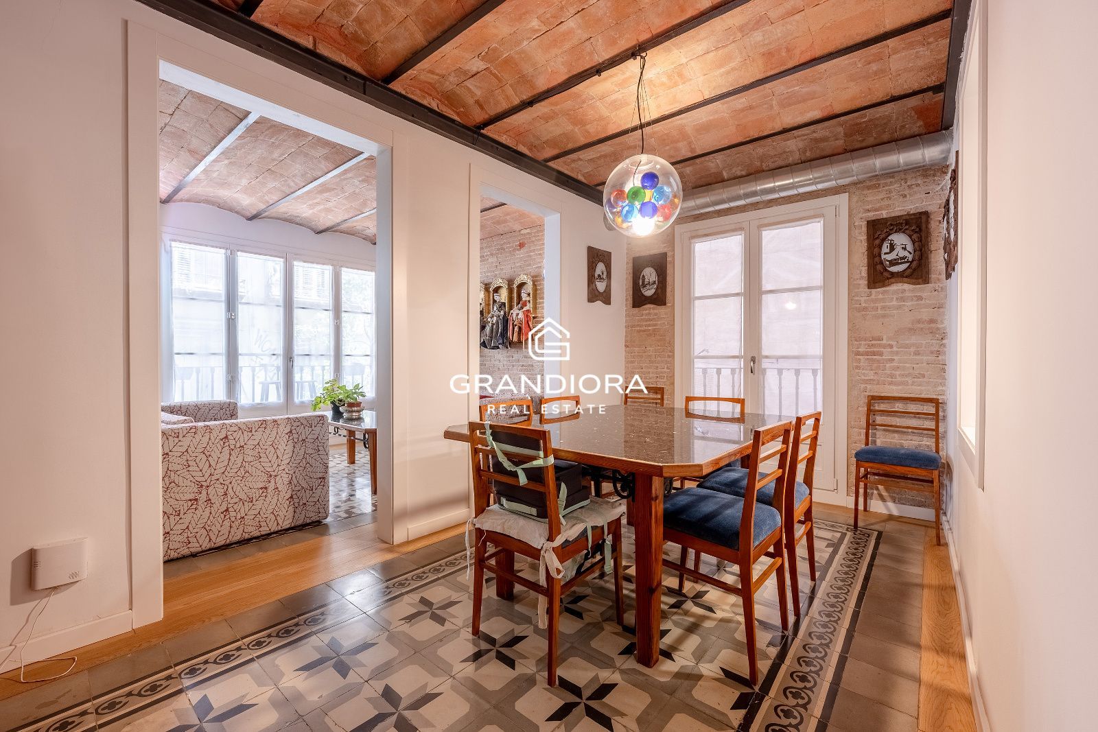 Apartamento histórico de 4 habitaciones con restos de la muralla romana en el Gòtic - Imagen 8