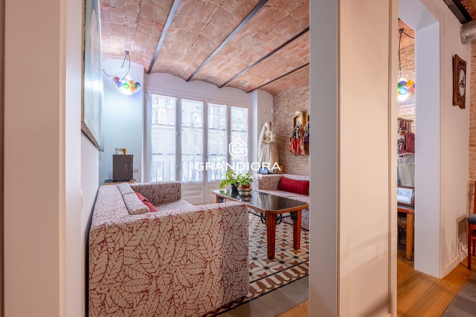 Apartamento histórico de 4 habitaciones con restos de la muralla romana en el Gòtic - Imagen 10