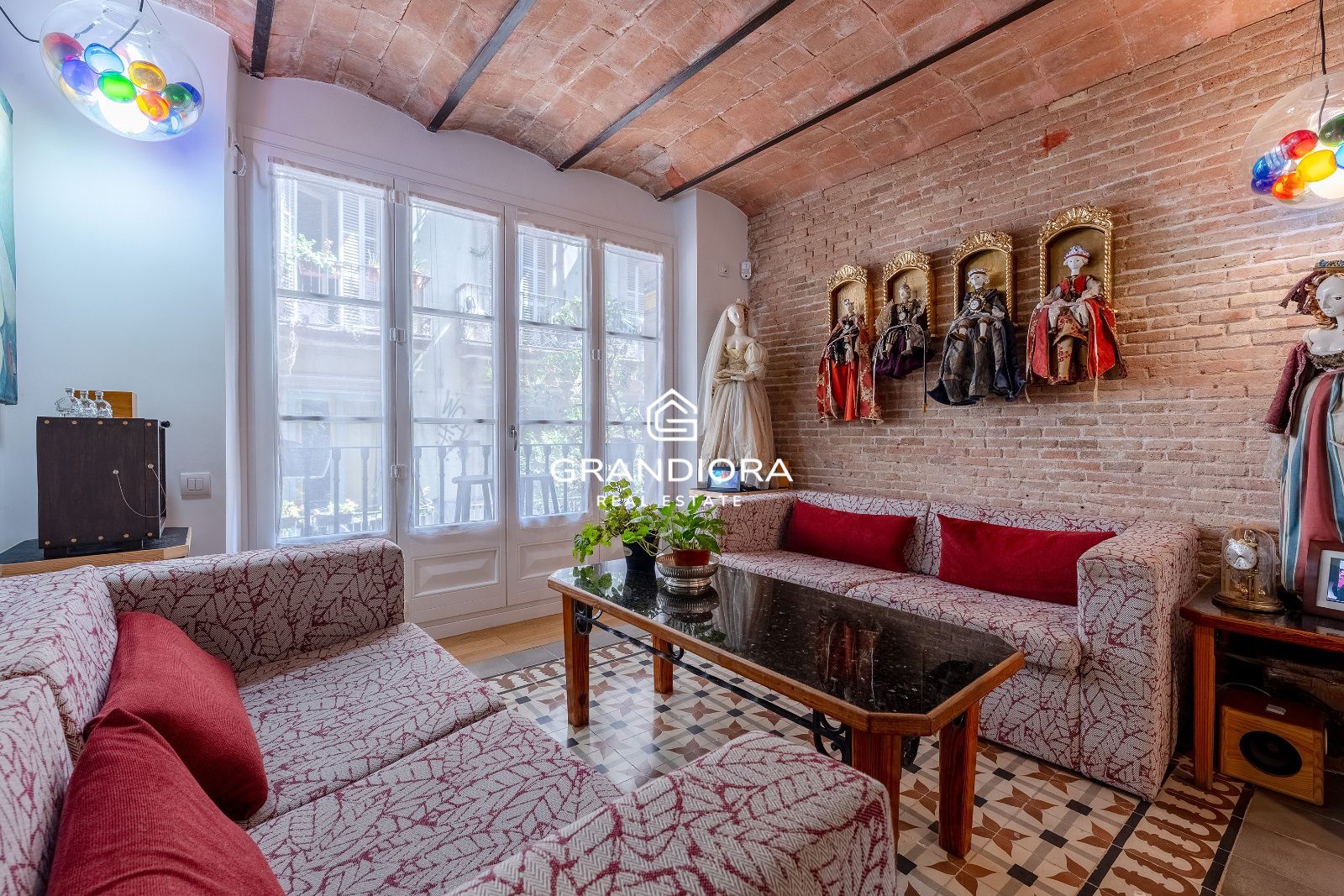 Apartamento histórico de 4 habitaciones con restos de la muralla romana en el Gòtic - Imagen 11