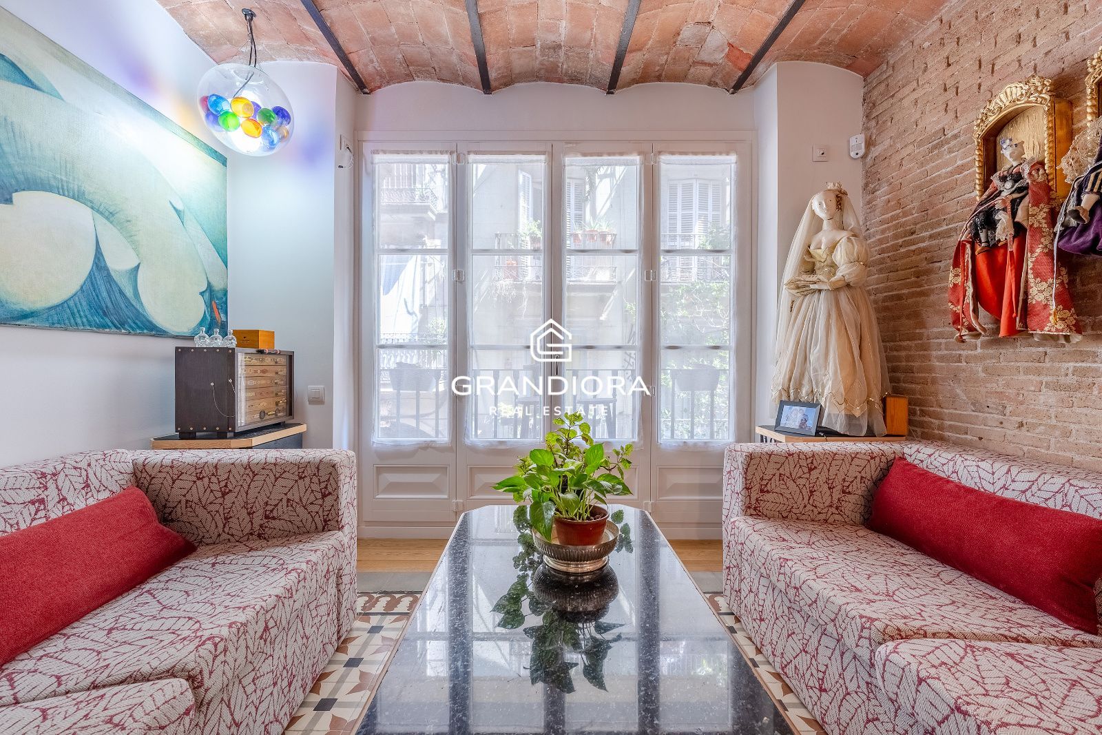 Apartamento histórico de 4 habitaciones con restos de la muralla romana en el Gòtic - Imagen 12