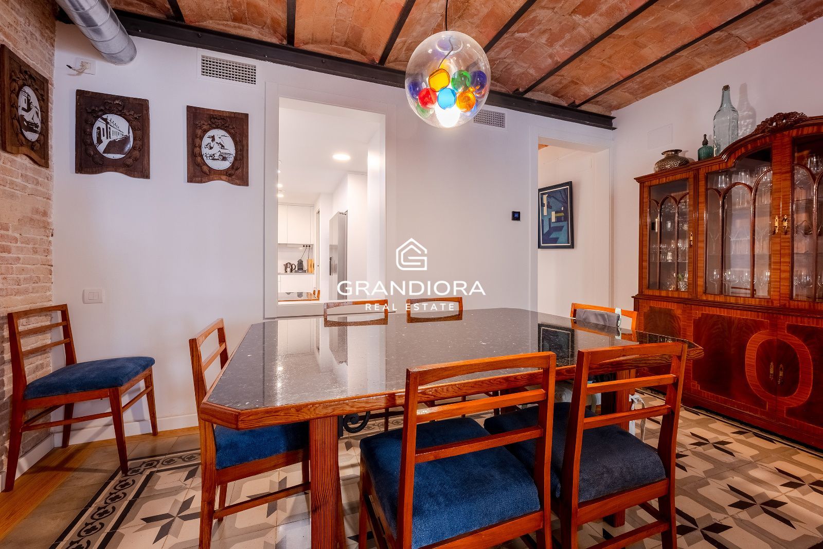 Apartamento histórico de 4 habitaciones con restos de la muralla romana en el Gòtic - Imagen 13