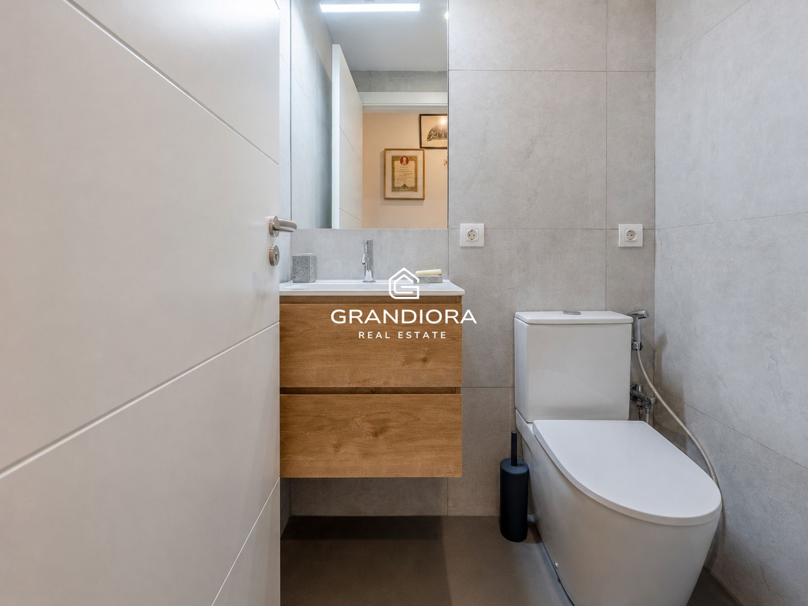 Apartamento histórico de 4 habitaciones con restos de la muralla romana en el Gòtic - Imagen 16