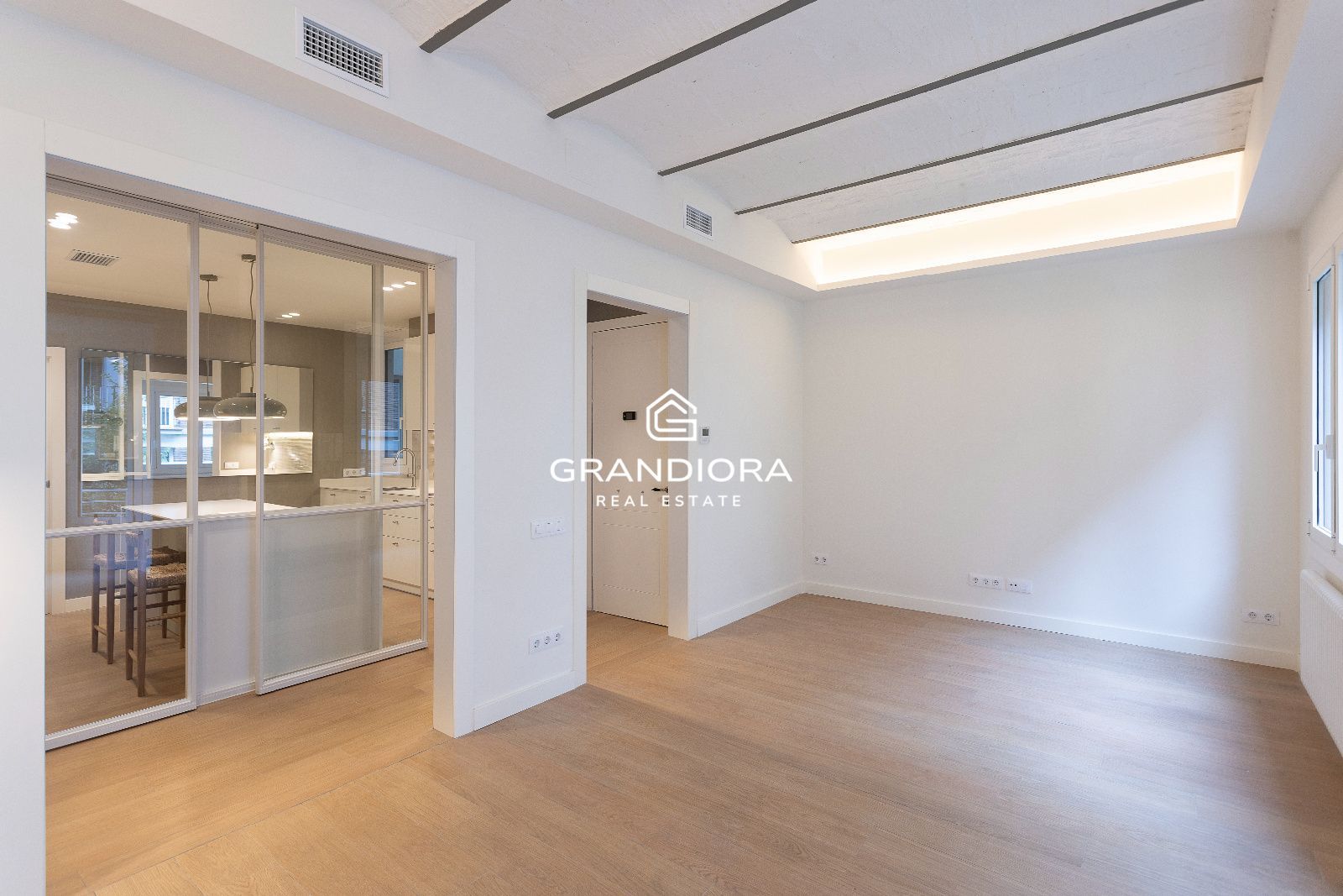 Vivienda reformada de 3 dormitorios con cocina independiente y ascensor - Imagen 8
