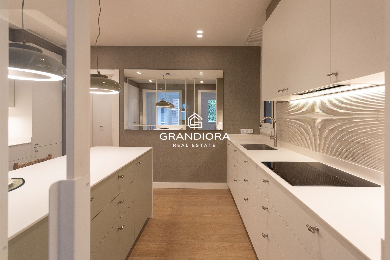 Vivienda reformada de 3 dormitorios con cocina independiente y ascensor - Imagen 10