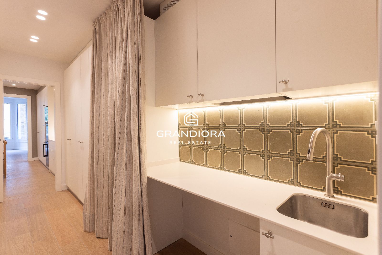 Vivienda reformada de 3 dormitorios con cocina independiente y ascensor - Imagen 21