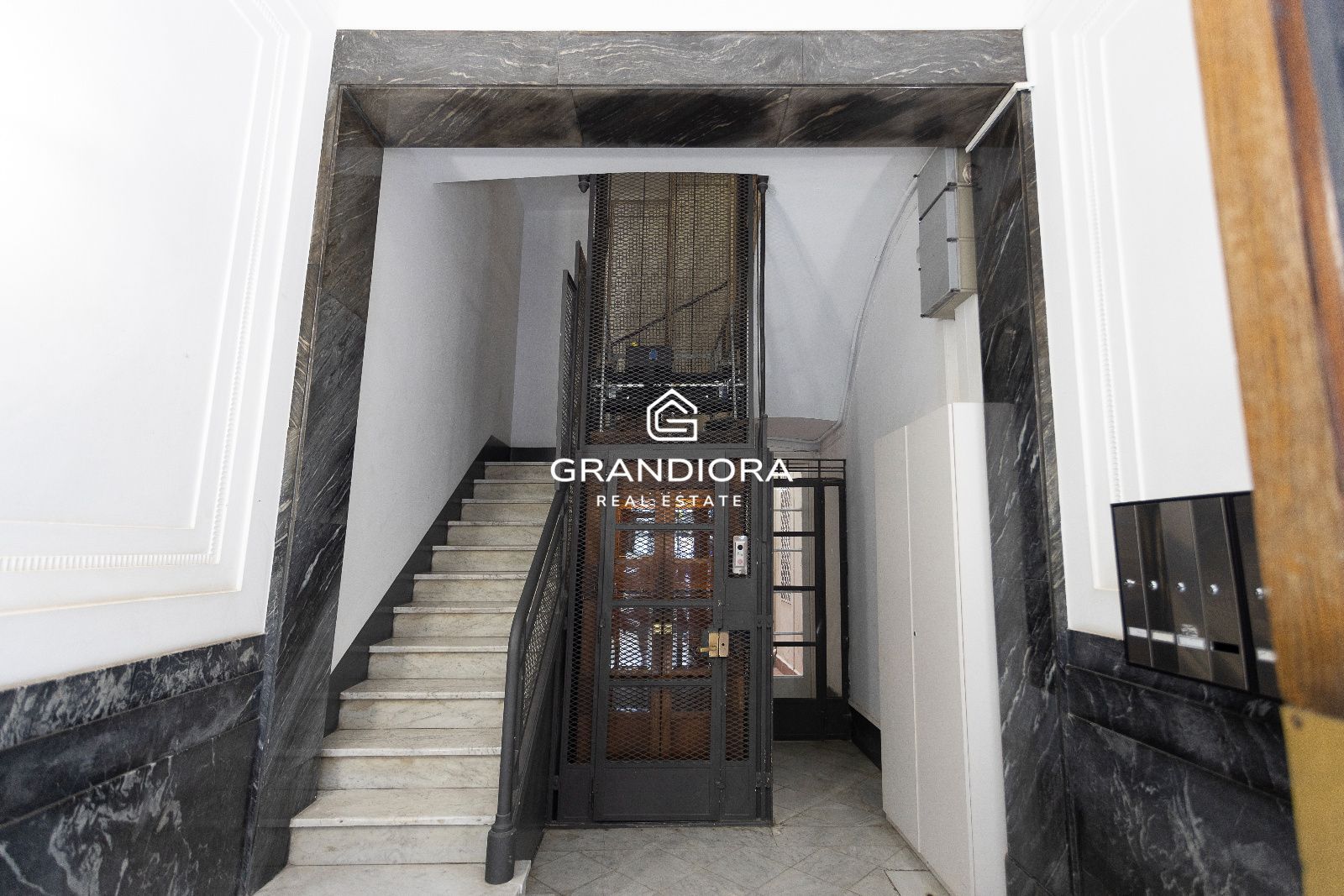 Vivienda reformada de 3 dormitorios con cocina independiente y ascensor - Imagen 33