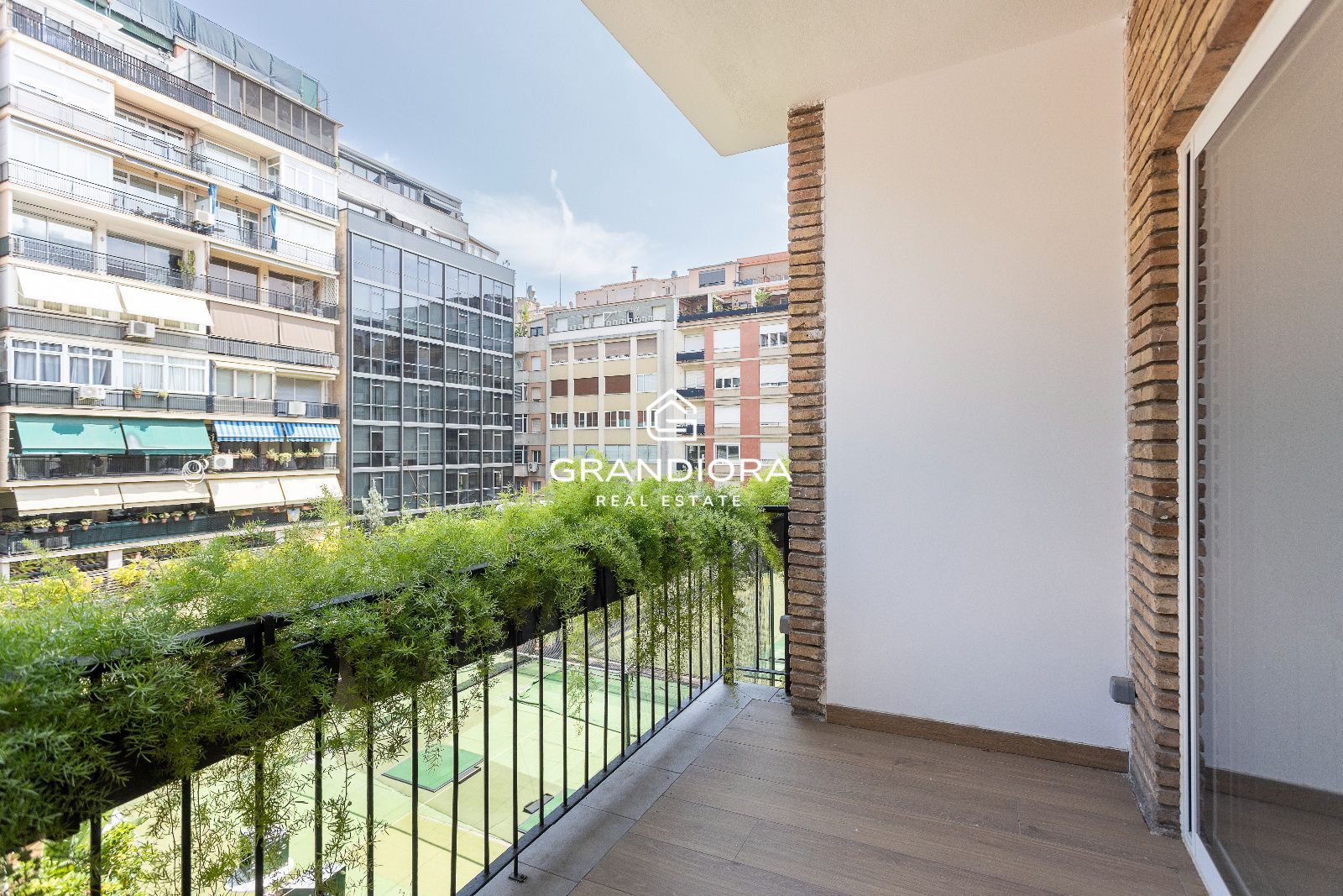 Piso a estrenar con terraza en Tuset, Galvany - Imagen 25