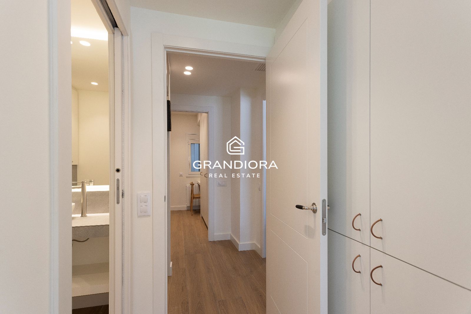 Piso a estrenar con terraza en Tuset, Galvany - Imagen 44