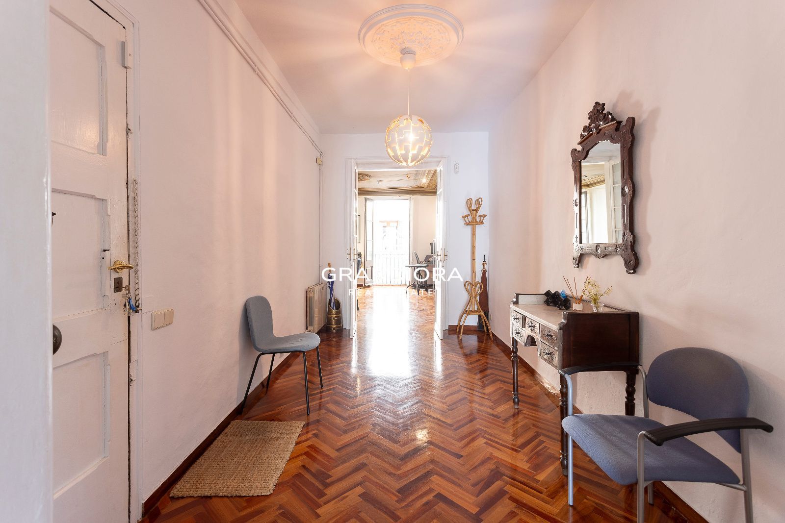 Piso de 260 m² con terraza en El Born - Imagen 4