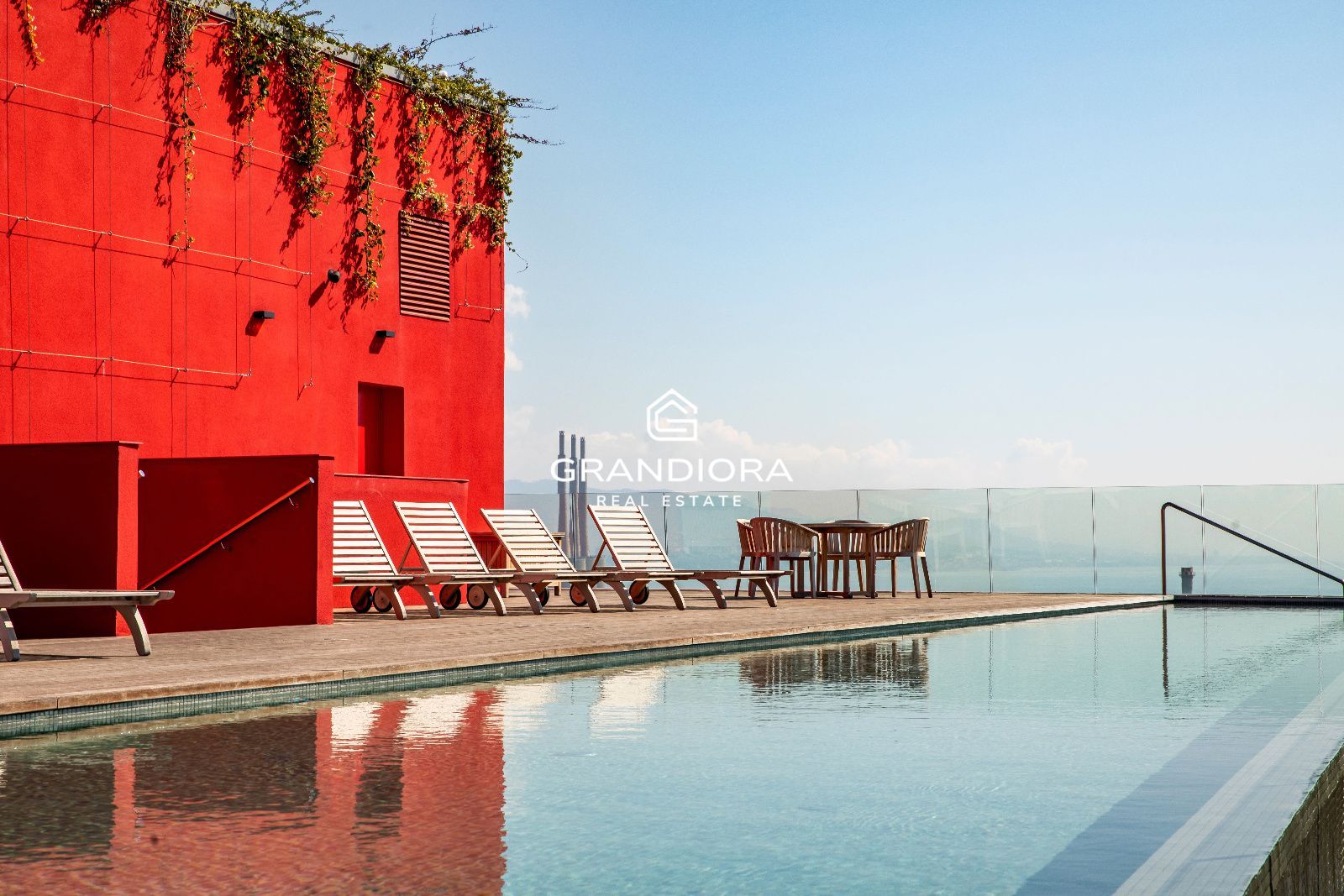 Apartamento exclusivo con vistas al mar en Antares Barcelona - Imagen 2