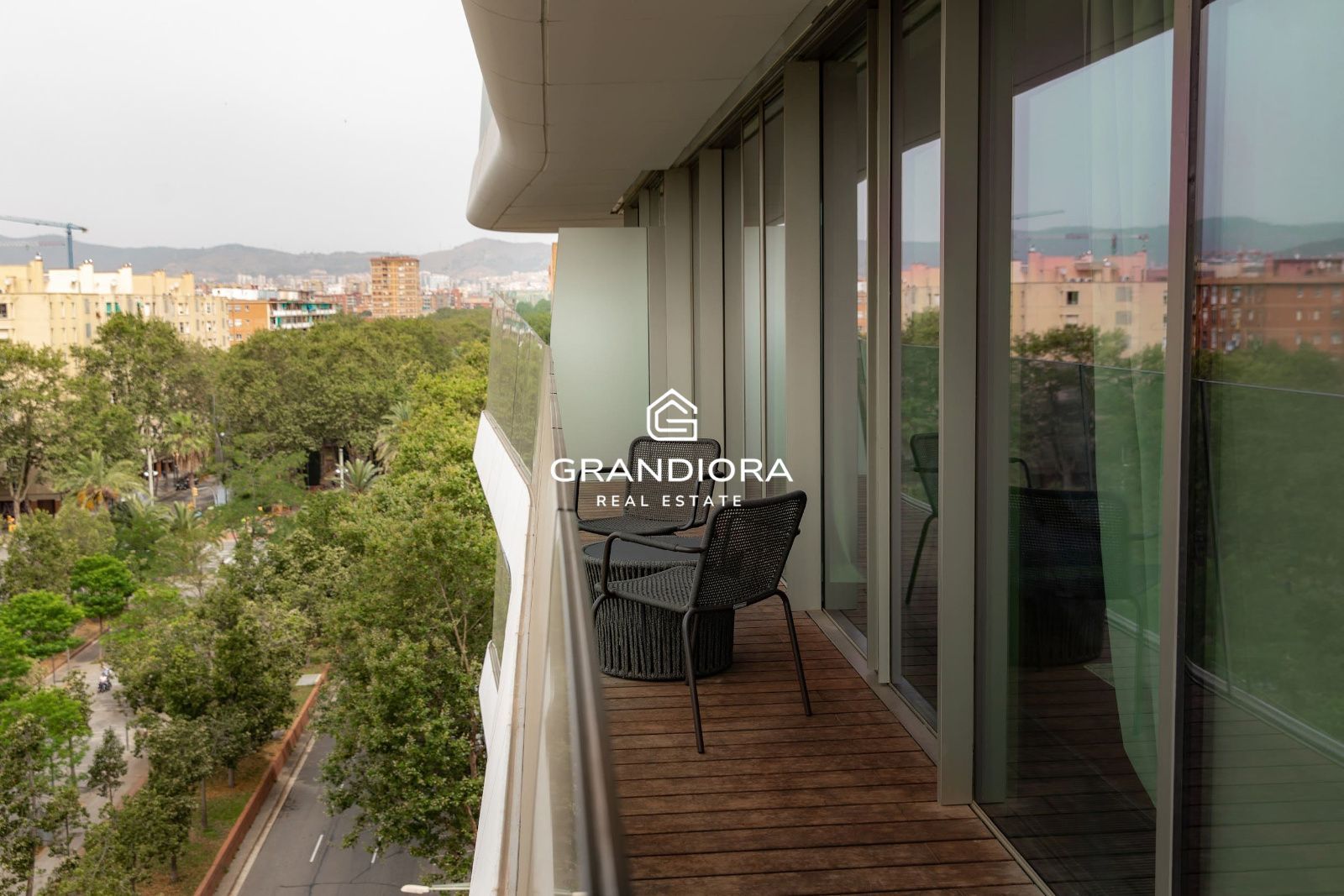 Apartamento de lujo de 2 dormitorios en Antares Barcelona - Imagen 4