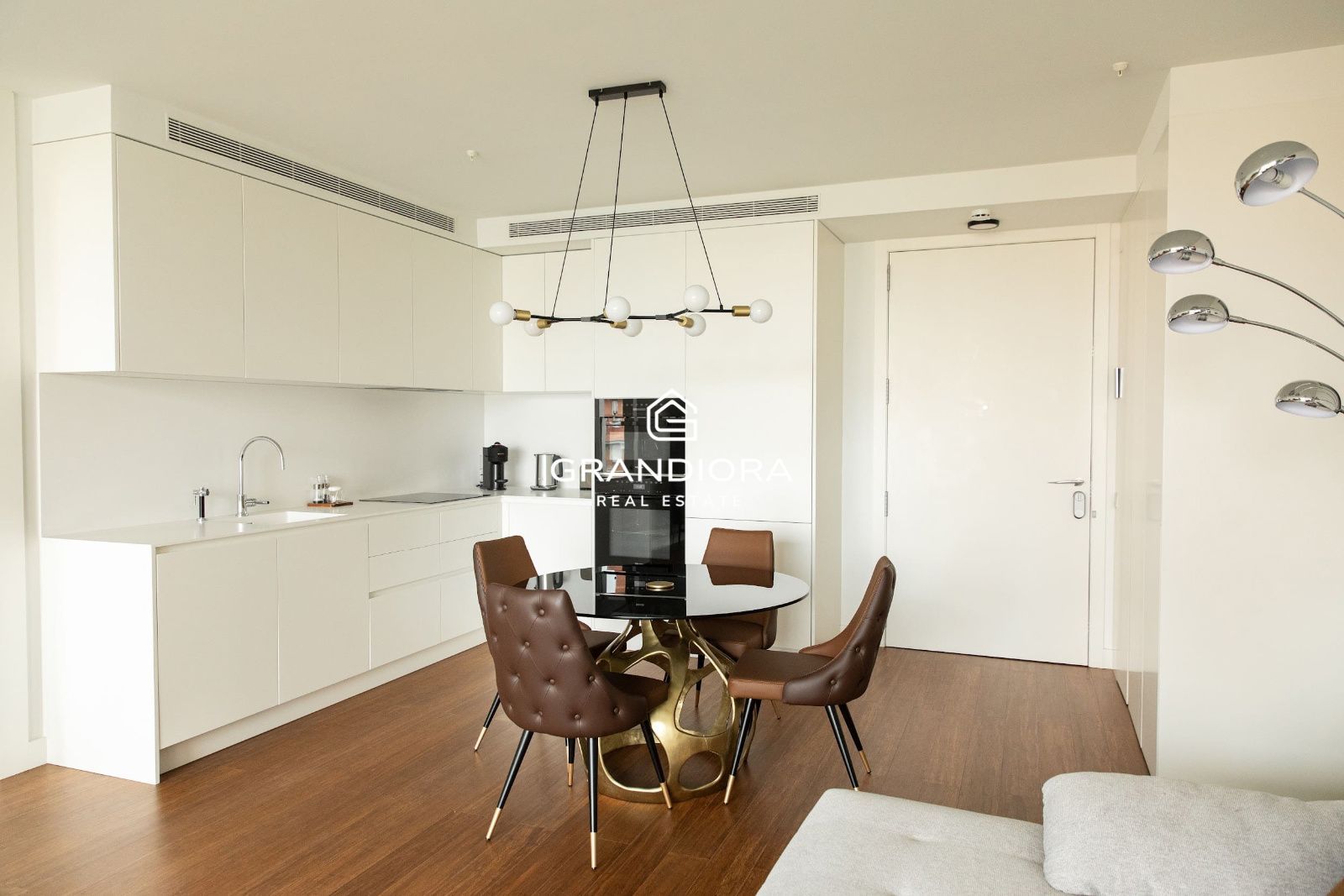 Apartamento de lujo de 2 dormitorios en Antares Barcelona - Imagen 9
