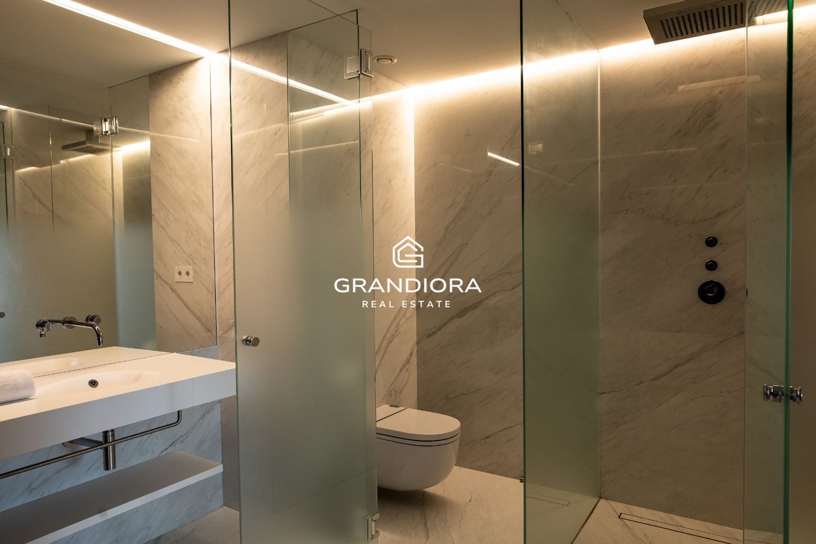 Apartamento de lujo de 2 dormitorios en Antares Barcelona - Imagen 23