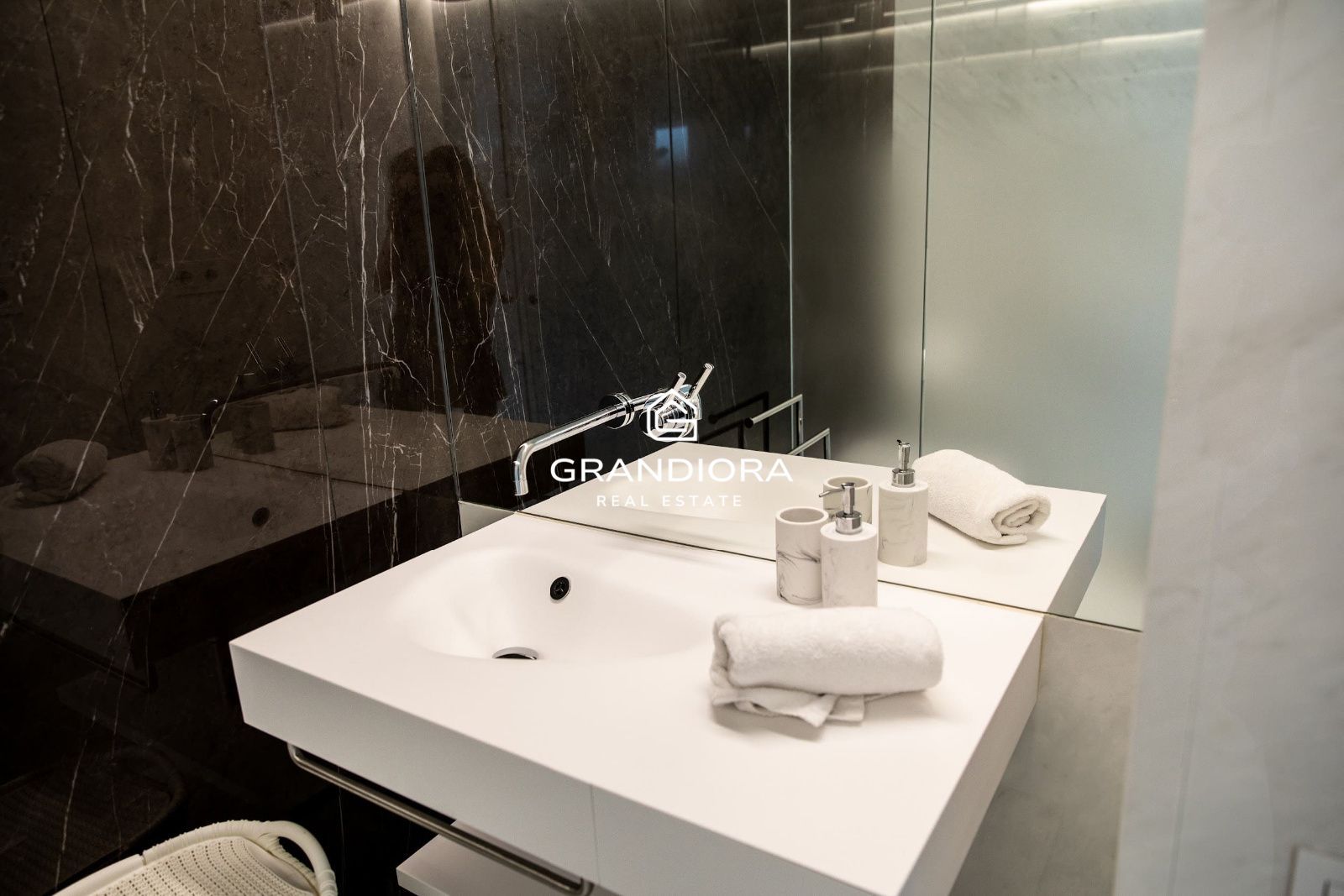 Apartamento de lujo de 2 dormitorios en Antares Barcelona - Imagen 34