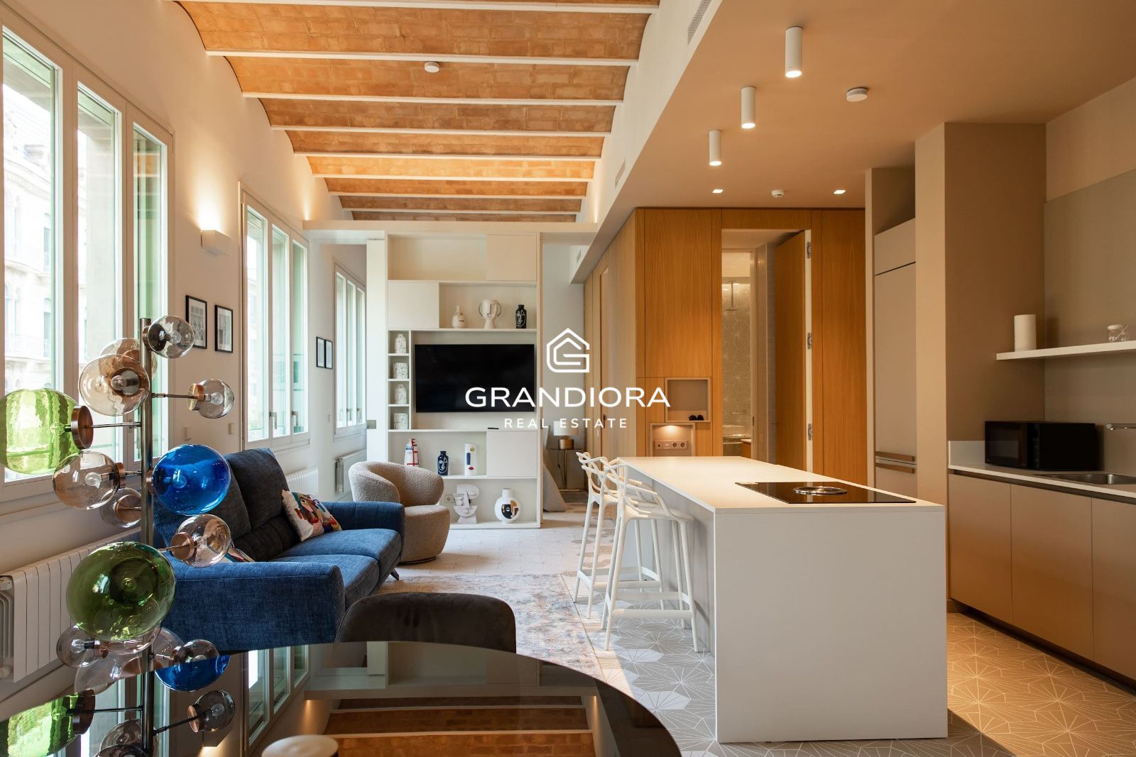 Piso de diseño con bóveda catalana y wellness center en la Dreta de l’Eixample - Imagen 1
