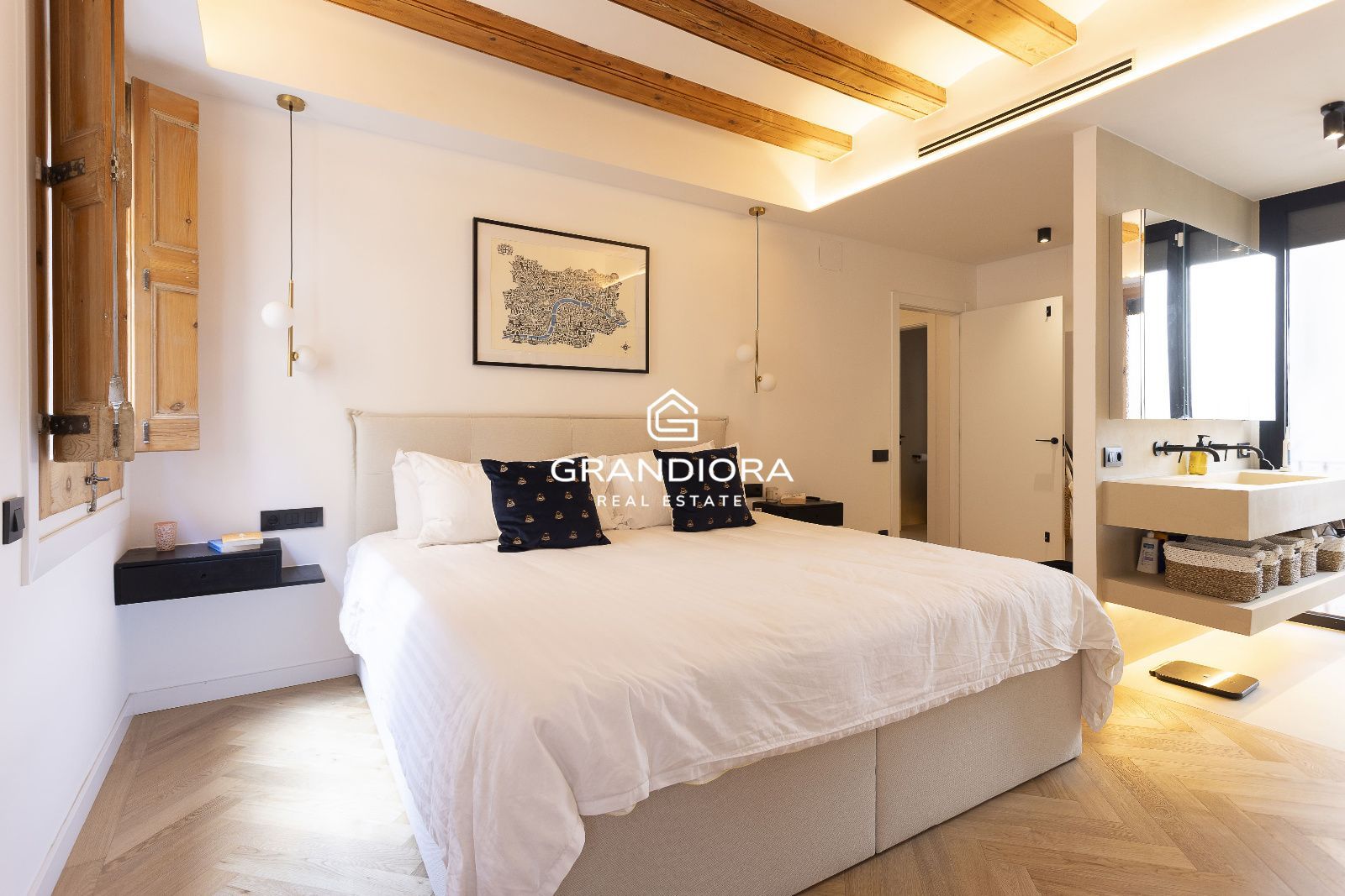 Exclusivo piso de diseño a un paso del puerto en el Barrio Gótico - Imagen 16