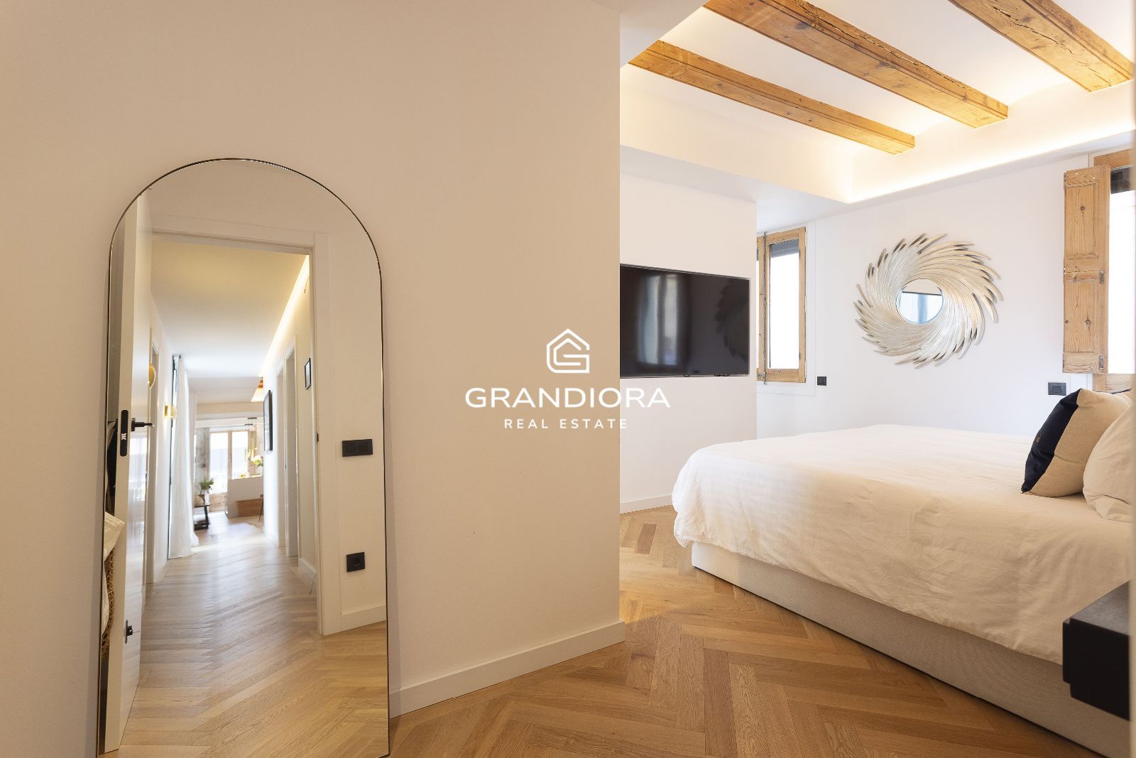 Exclusivo piso de diseño a un paso del puerto en el Barrio Gótico - Imagen 17