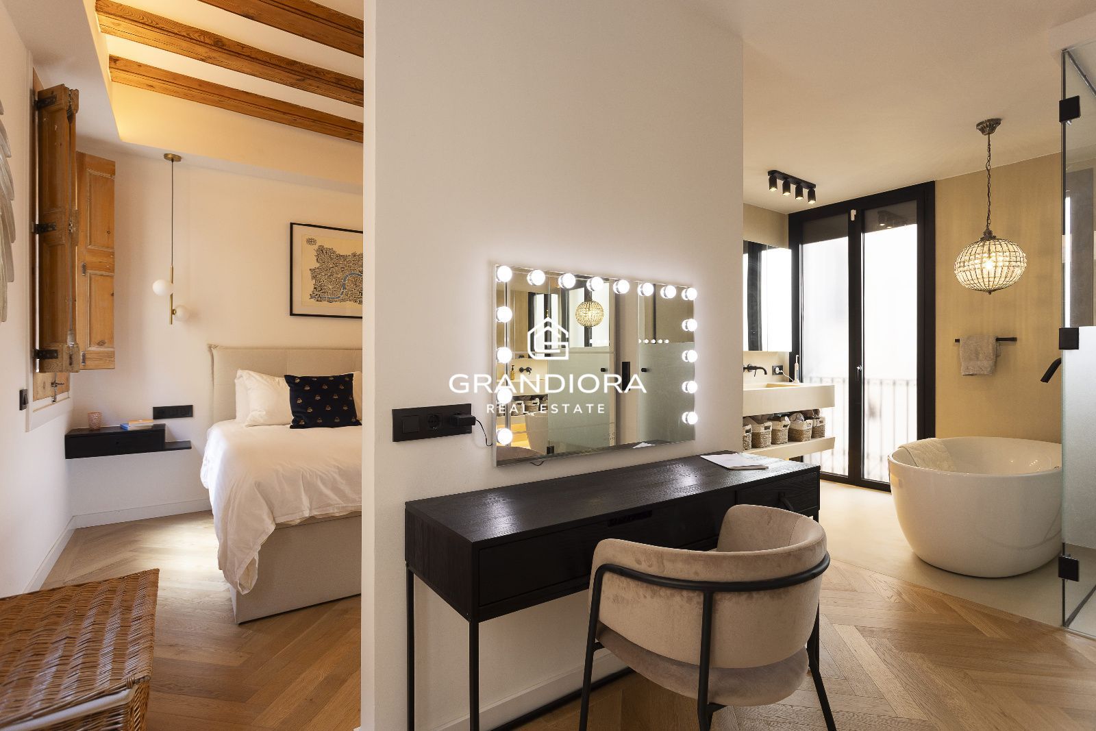 Exclusivo piso de diseño a un paso del puerto en el Barrio Gótico - Imagen 18