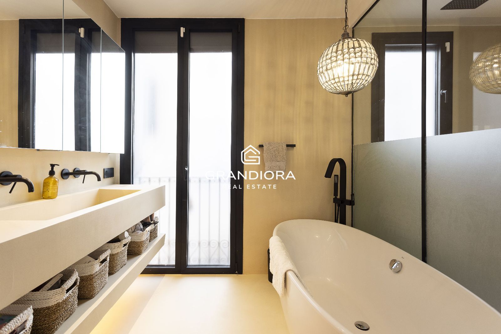 Exclusivo piso de diseño a un paso del puerto en el Barrio Gótico - Imagen 20