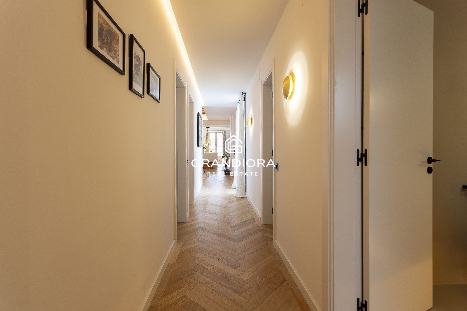Exclusivo piso de diseño a un paso del puerto en el Barrio Gótico - Imagen 29