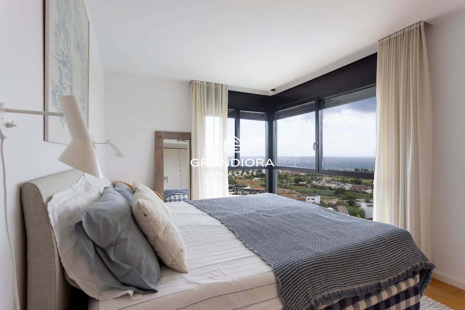 Chalet independiente con piscina, jardines y vistas al mar — Sant Vicenç de Montalt - Imagen 35