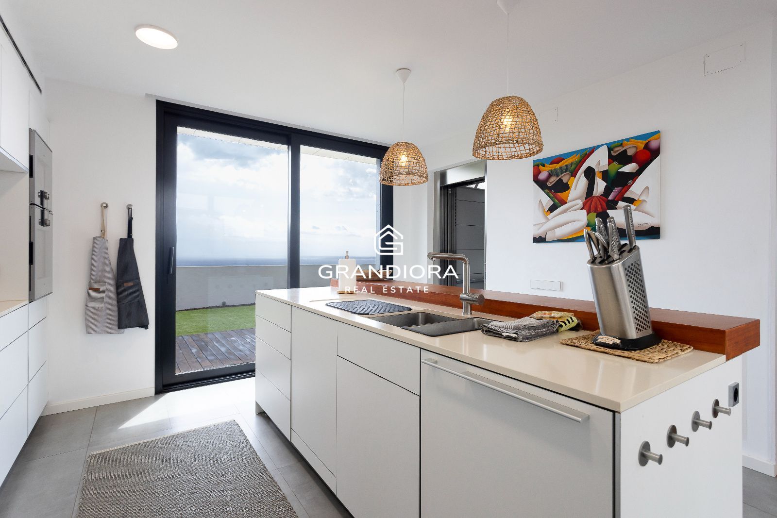 Chalet independiente con piscina, jardines y vistas al mar — Sant Vicenç de Montalt - Imagen 10