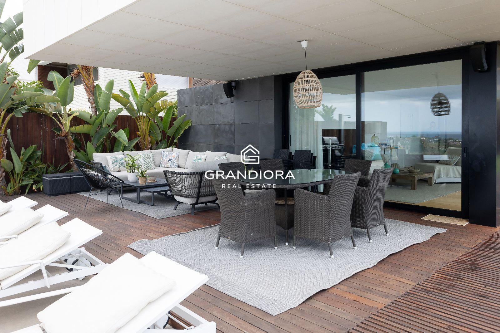 Chalet independiente con piscina, jardines y vistas al mar — Sant Vicenç de Montalt - Imagen 34
