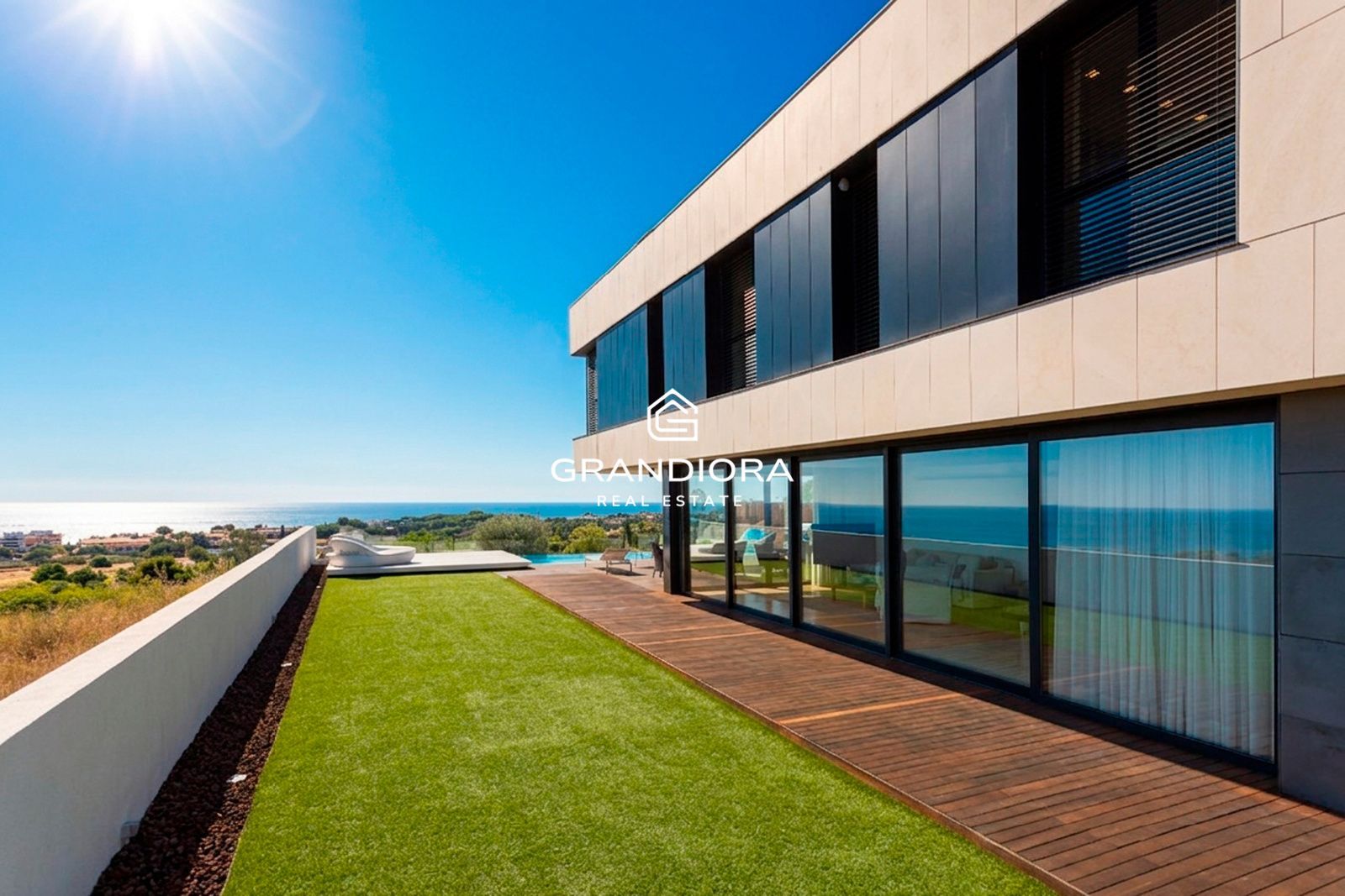 Chalet independiente con piscina, jardines y vistas al mar — Sant Vicenç de Montalt - Imagen 33