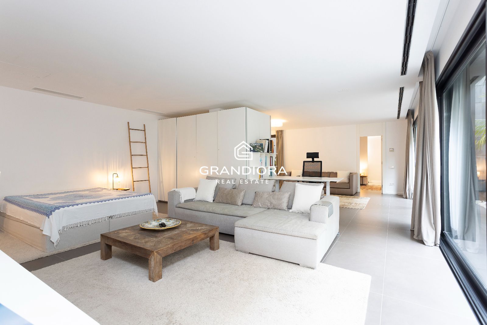 Chalet independiente con piscina, jardines y vistas al mar — Sant Vicenç de Montalt - Imagen 44