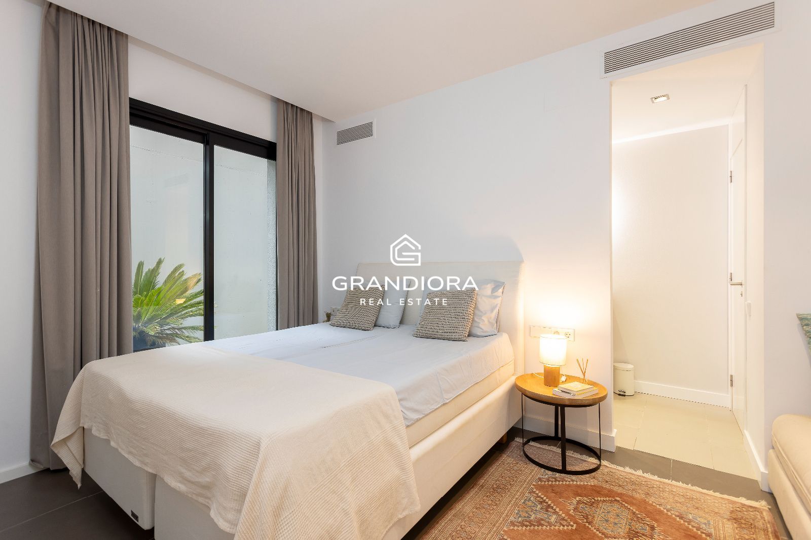 Chalet independiente con piscina, jardines y vistas al mar — Sant Vicenç de Montalt - Imagen 50