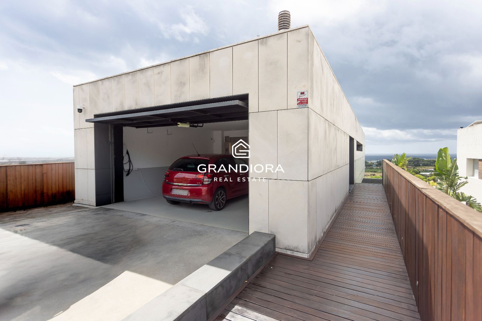Chalet independiente con piscina, jardines y vistas al mar — Sant Vicenç de Montalt - Imagen 54