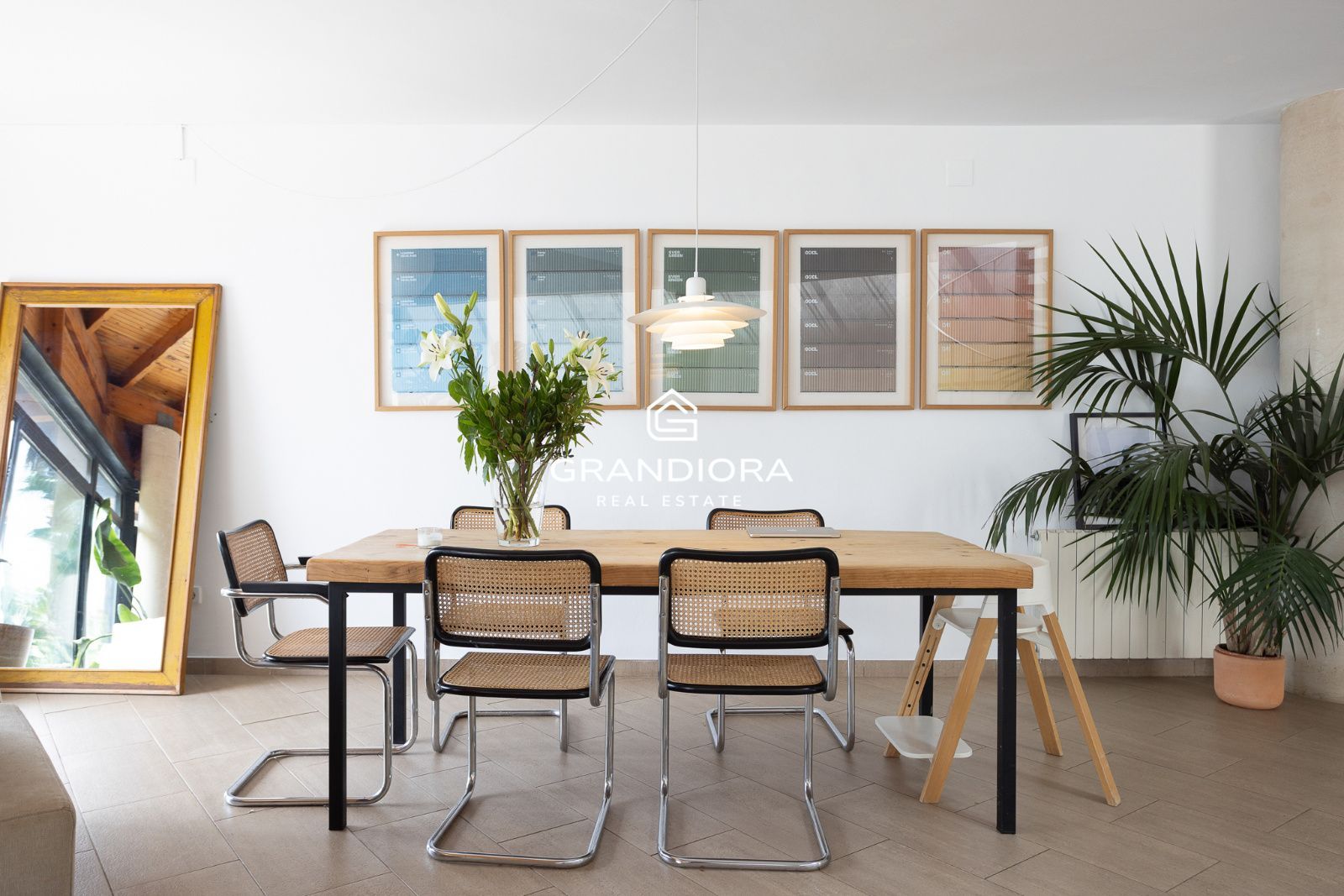 Casa familiar de 430 m² con piscina y jardín de 1.000 m² en Alella Parc - Imagen 14