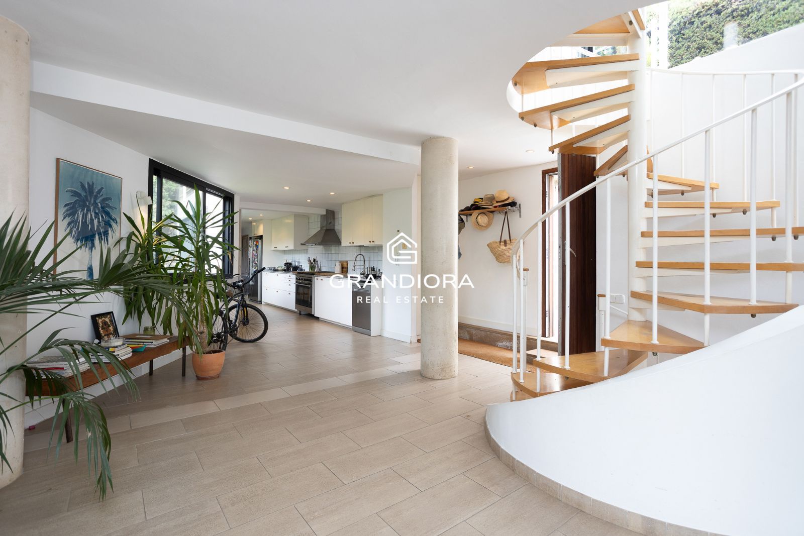 Casa familiar de 430 m² con piscina y jardín de 1.000 m² en Alella Parc - Imagen 26
