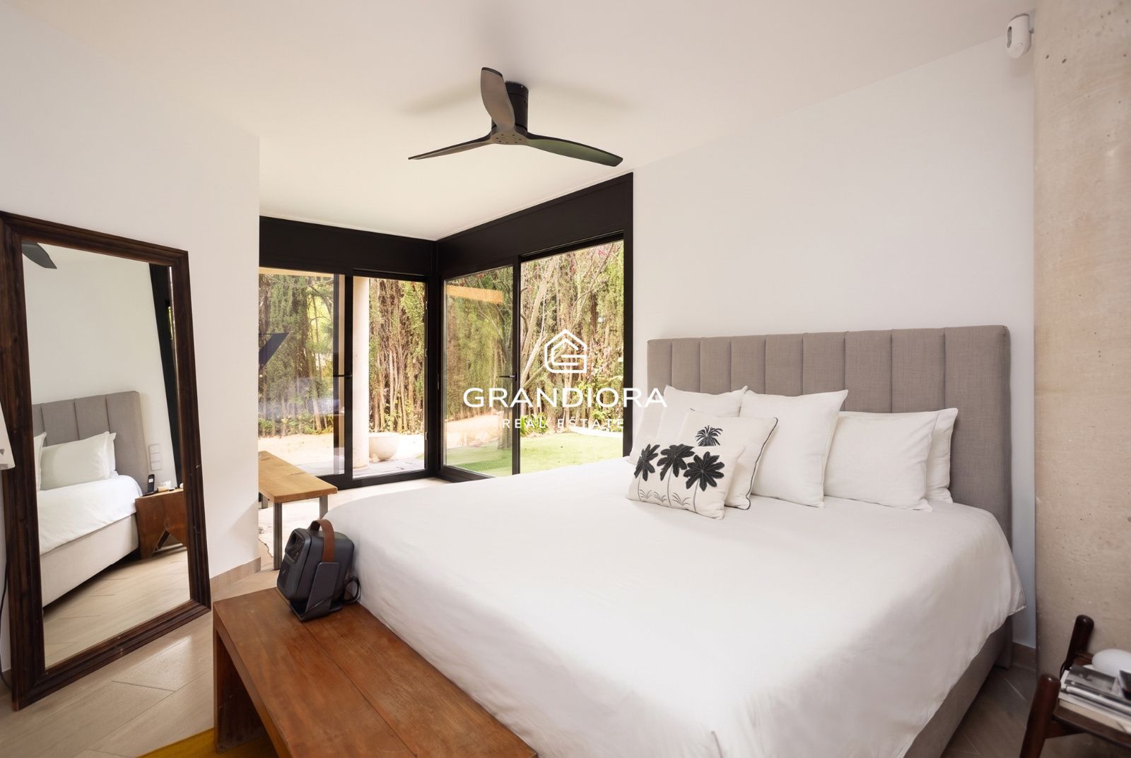 Casa familiar de 430 m² con piscina y jardín de 1.000 m² en Alella Parc - Imagen 33