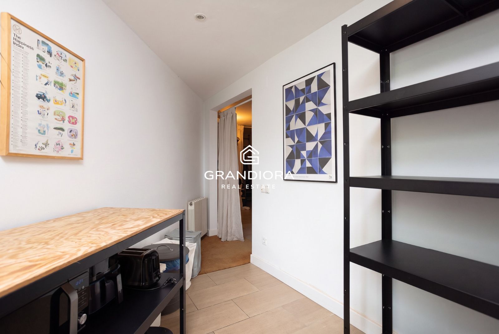Casa familiar de 430 m² con piscina y jardín de 1.000 m² en Alella Parc - Imagen 44