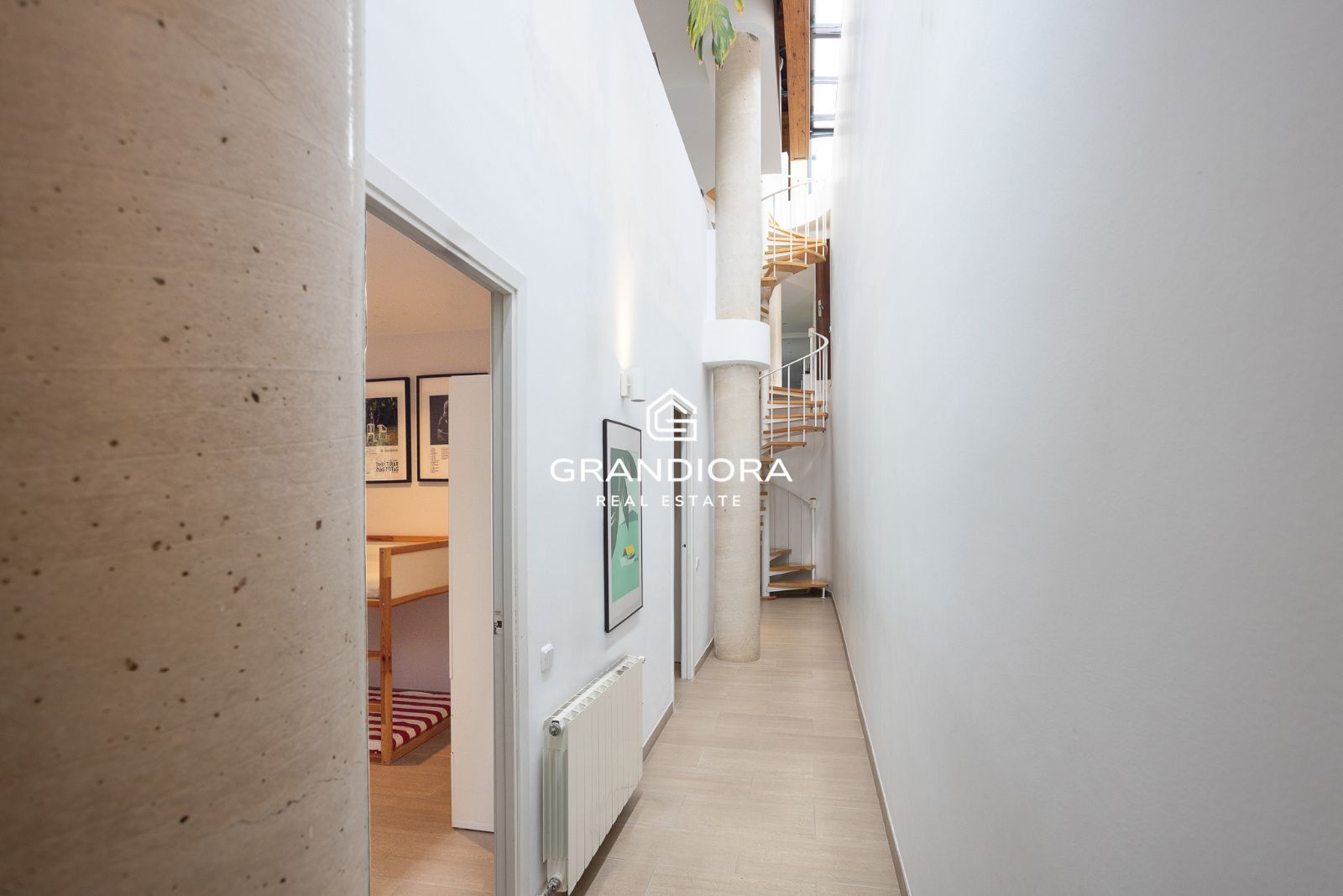 Casa familiar de 430 m² con piscina y jardín de 1.000 m² en Alella Parc - Imagen 50