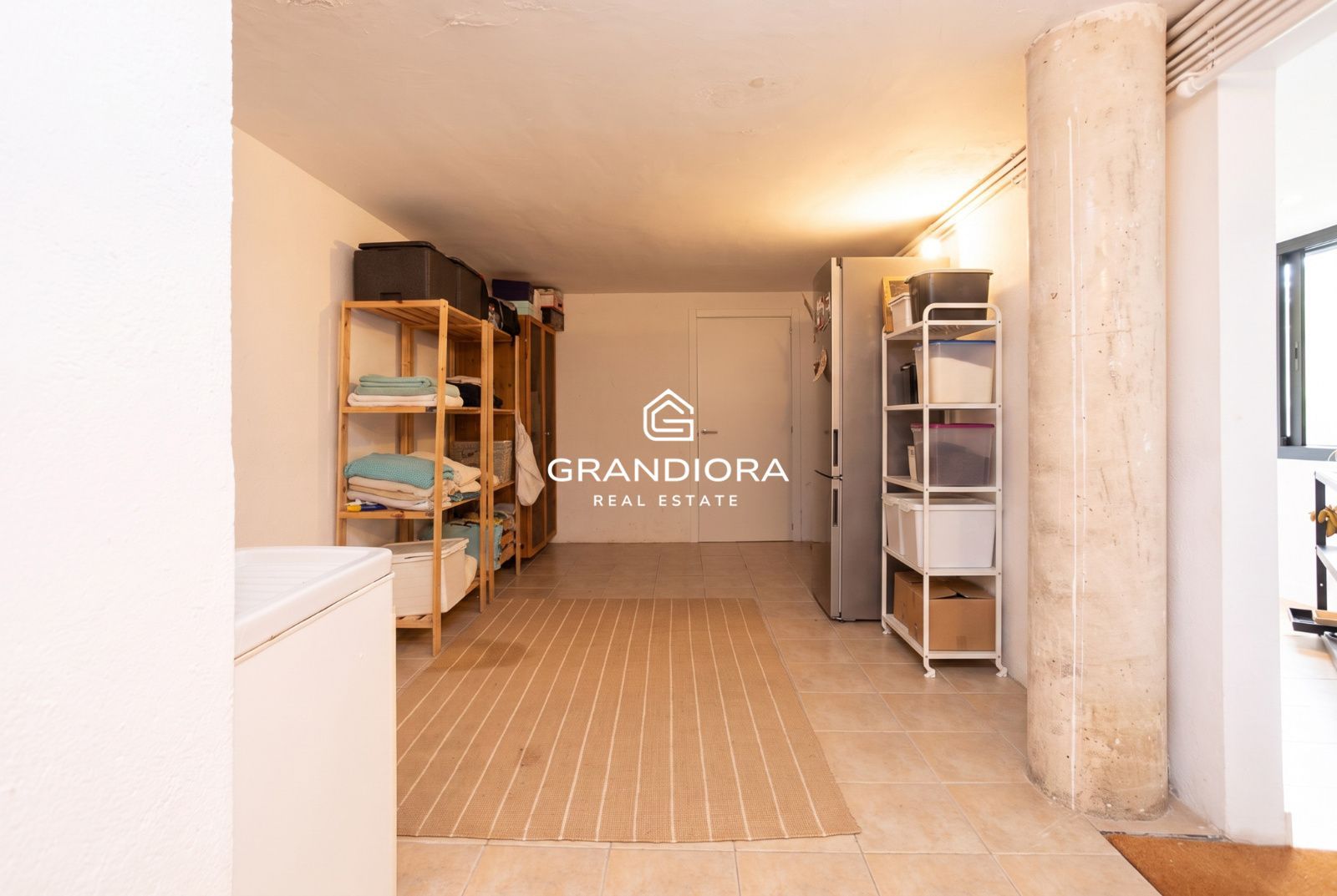 Casa familiar de 430 m² con piscina y jardín de 1.000 m² en Alella Parc - Imagen 51