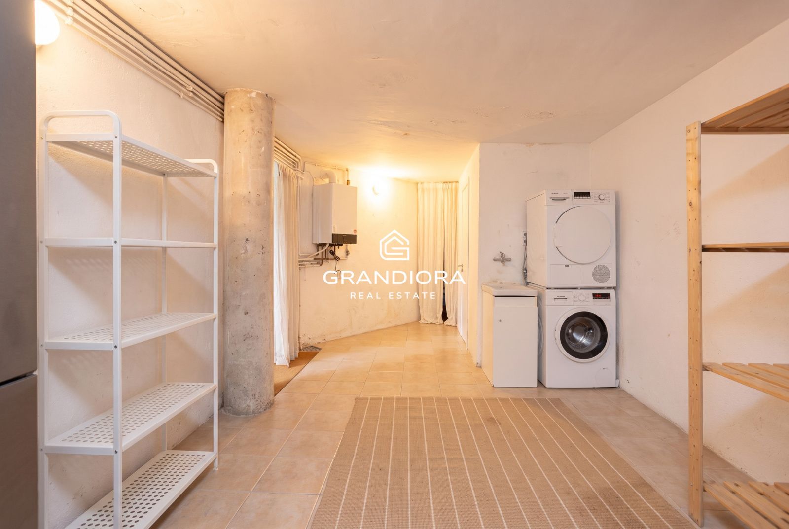 Casa familiar de 430 m² con piscina y jardín de 1.000 m² en Alella Parc - Imagen 52