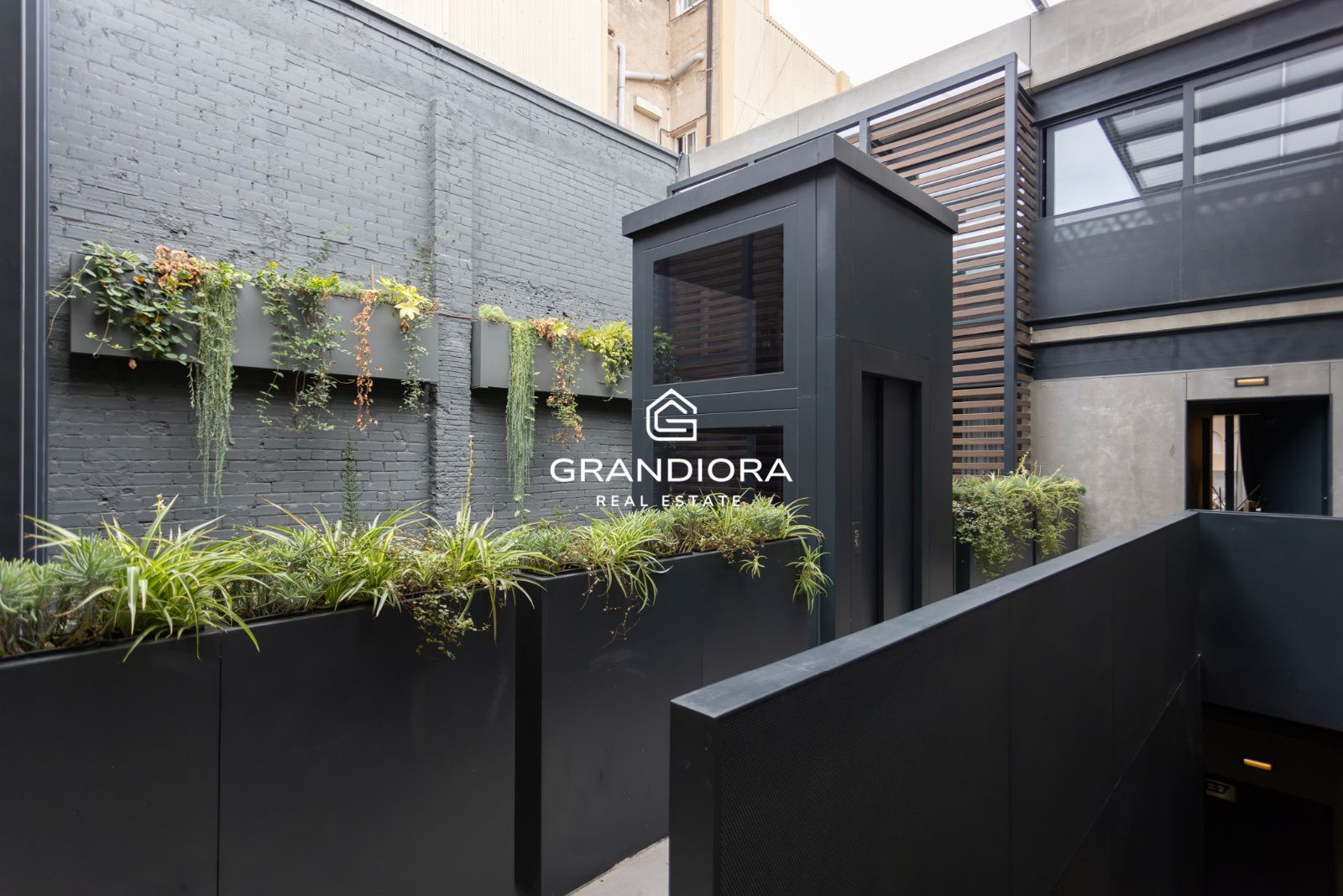 Loft de diseño de 185 m² con terraza ajardinada de 157 m² en Poblenou - Imagen 40