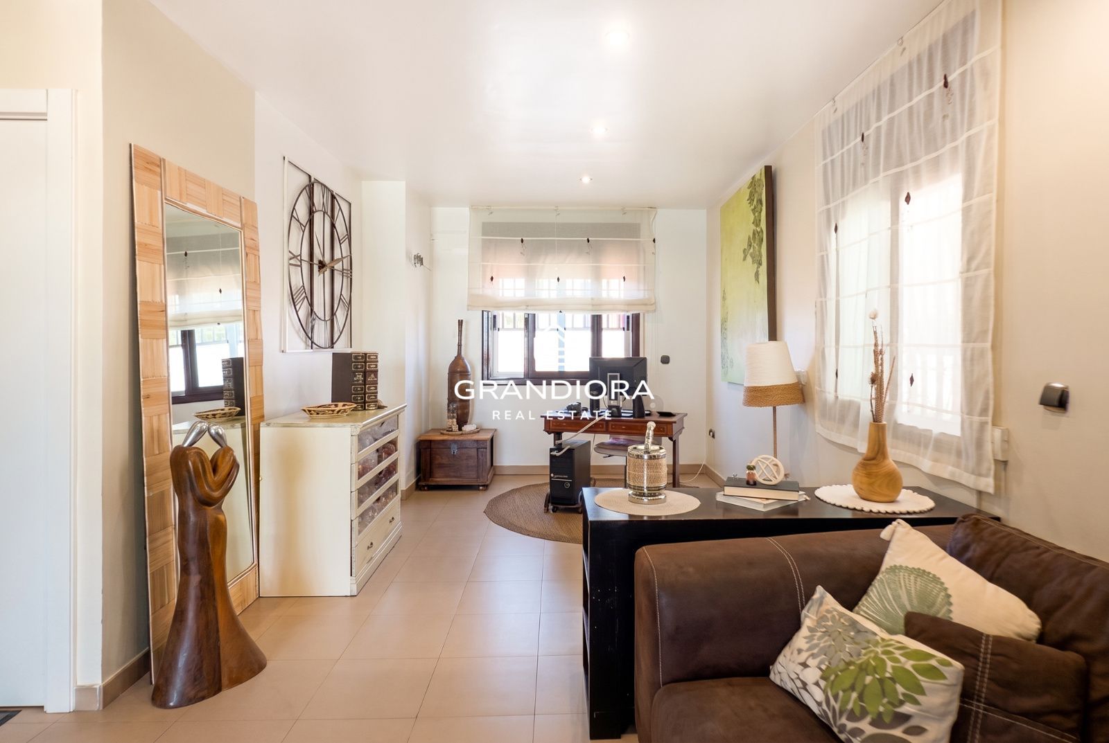 Casa independiente con piscina en Viladecans - Imagen 13