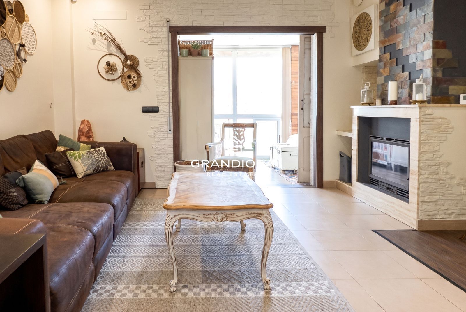 Casa independiente con piscina en Viladecans - Imagen 16